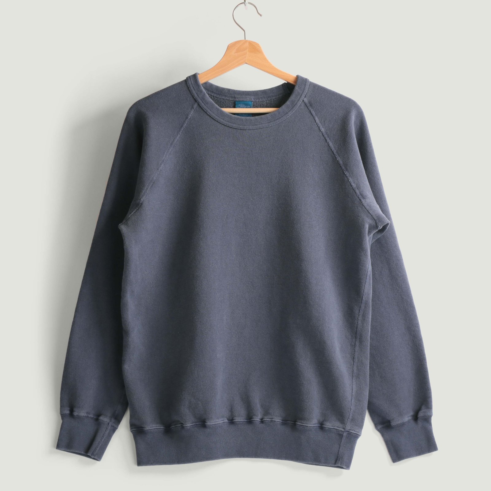 Raglan Crewneck Sweatshirt in Navy