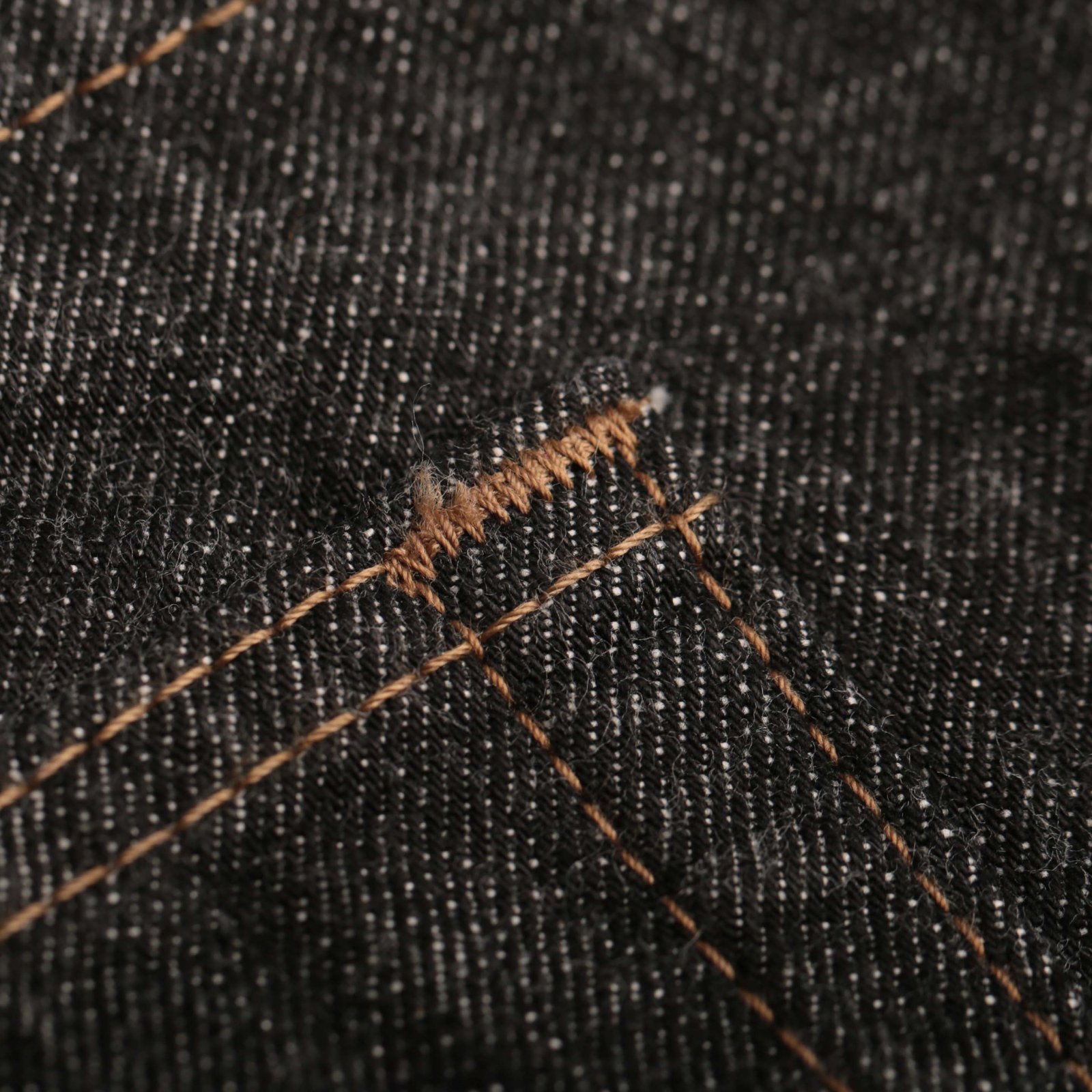 "NO COMPLY" Modified Tapered 13,5oz Black Selvedge Denim