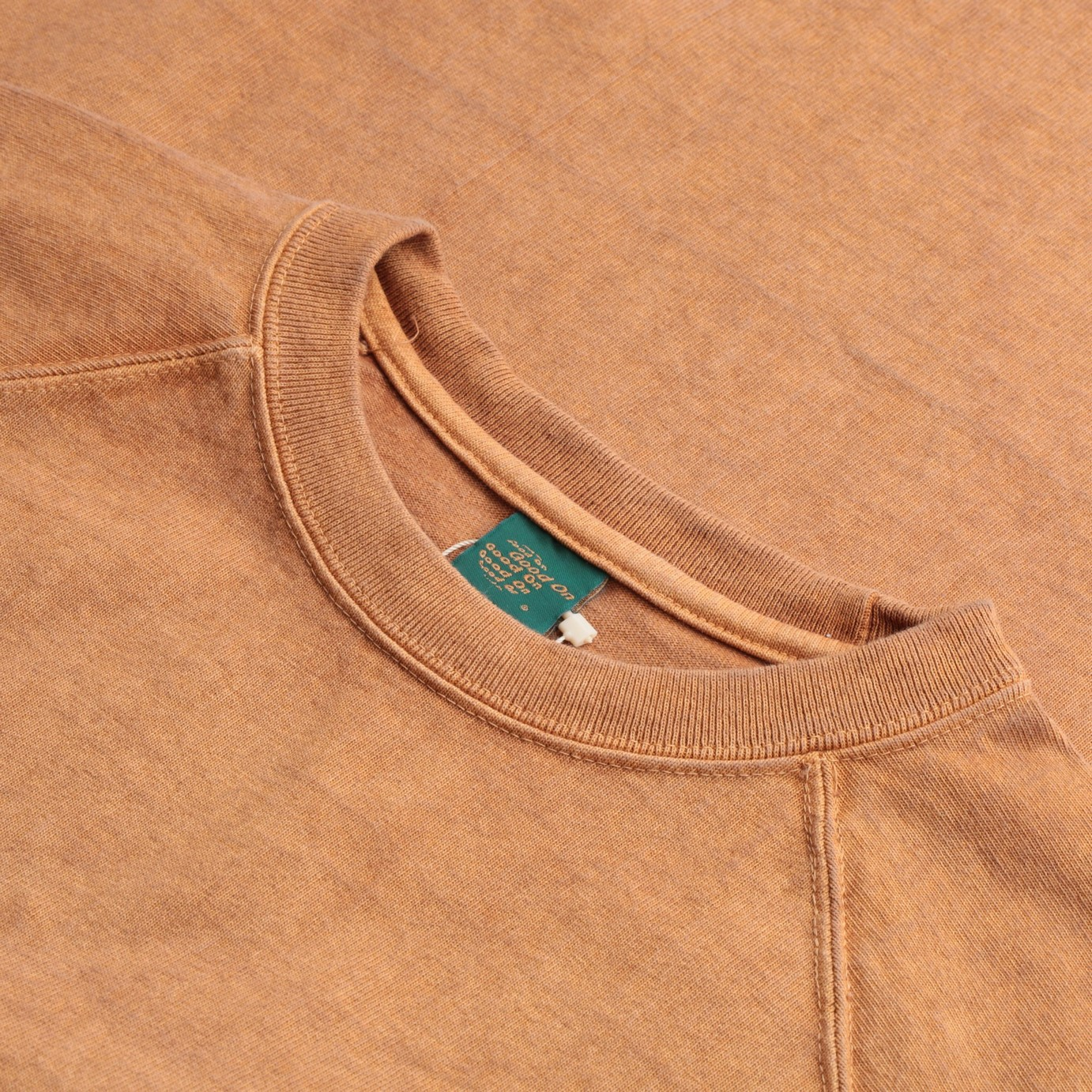 Short Sleeve Heavy Raglan Pocket Tee in Mocha Color