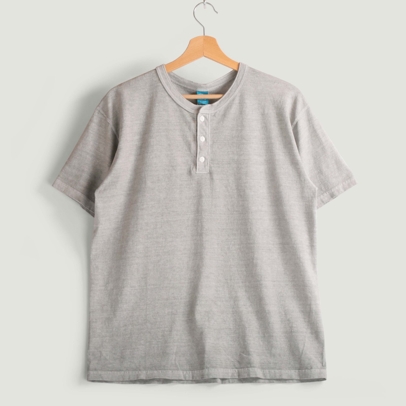 Short Sleeve Henley Tee in Ash Grey