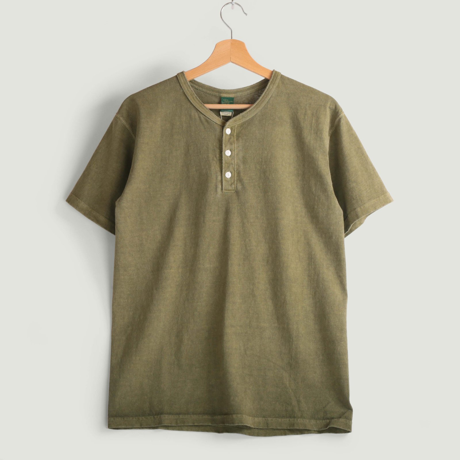 Short Sleeve Henley Tee in Pale Sage