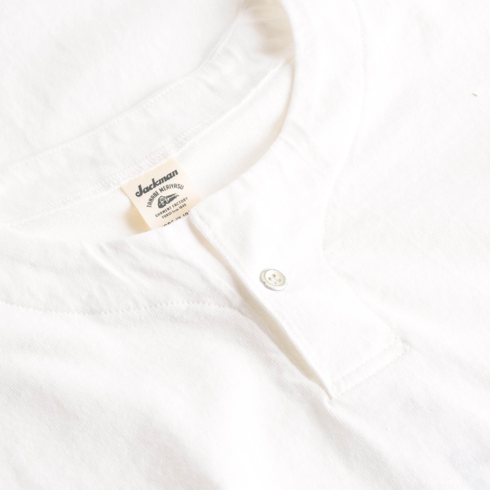 Henleyneck T-Shirt White