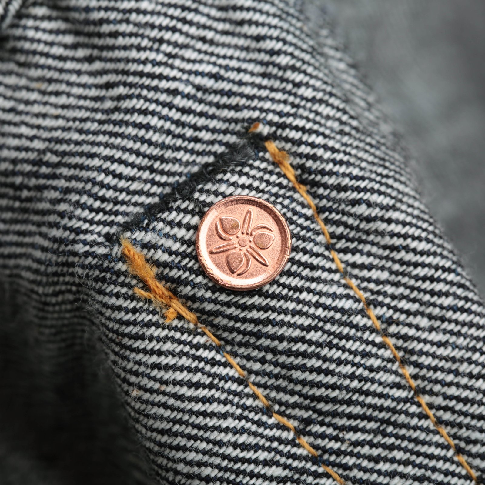 Image_Flâneurs_MOMOTARO / 0605-13 Natural Tapered 13oz Zimbabwe Cotton_detail-rivet