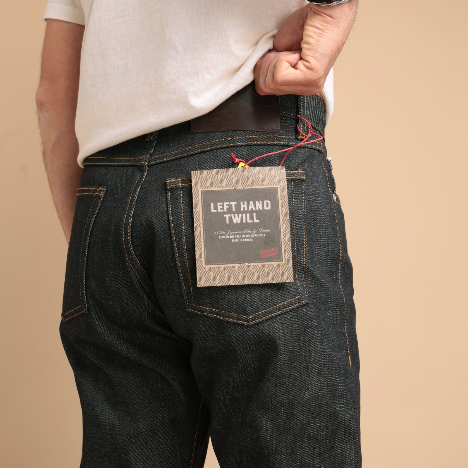 image flâneurs NAKED & FAMOUS TrueGuy Left Hand Twill Selvedge porté arrière