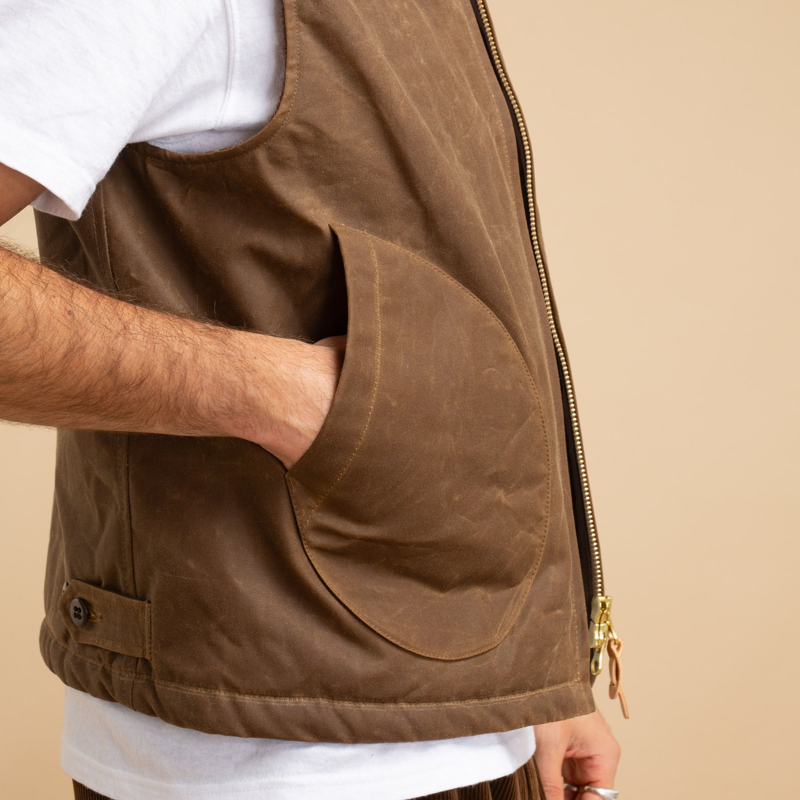 Mountain Vest Dark Tan