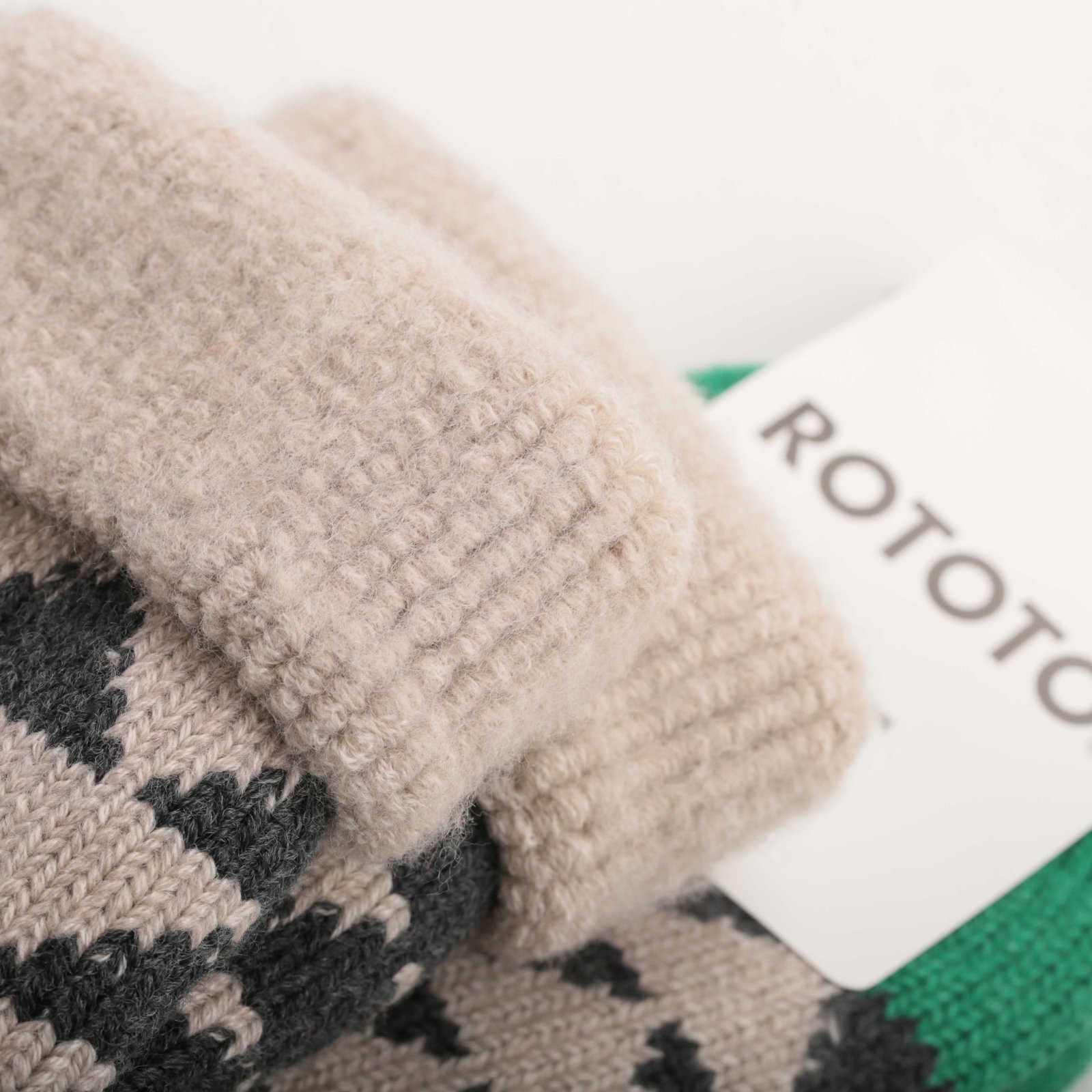 Comfy Room Socks "Sankaku" Charcoal/Green