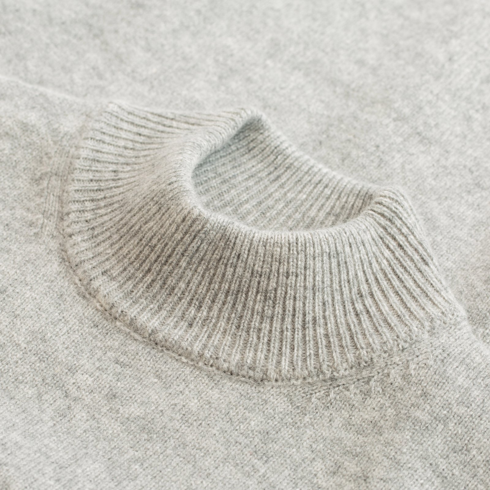 Wool/Cashmere Turtleneck Sweater Light Gray