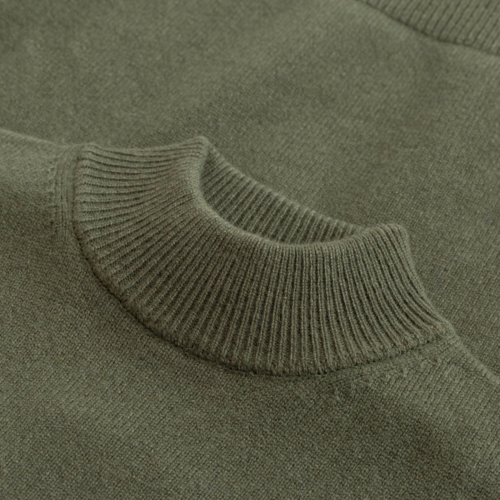 Wool/Cashmere Turtleneck Sweater Moss Green