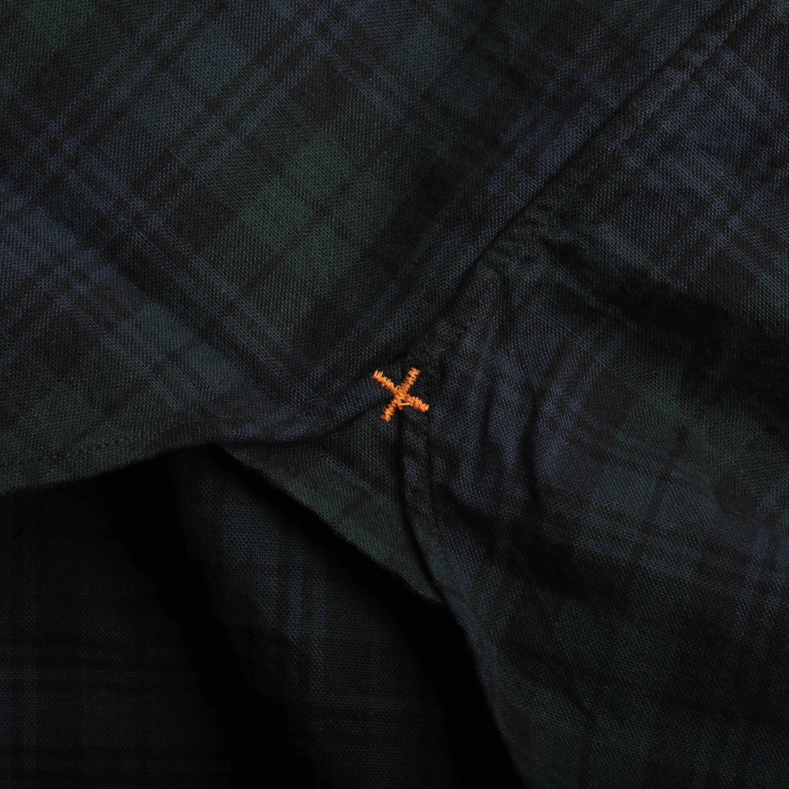 BEAMS PLUS cotton shirt / BD Oxford Shirt Indigo tartan Black Watch with swallowtail reinforcement detail