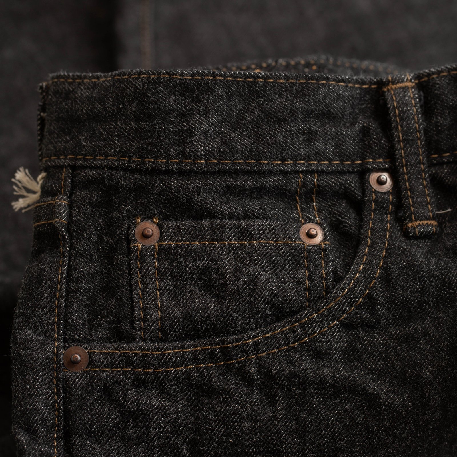 "NO COMPLY" Modified Tapered 13,5oz Black Selvedge Denim