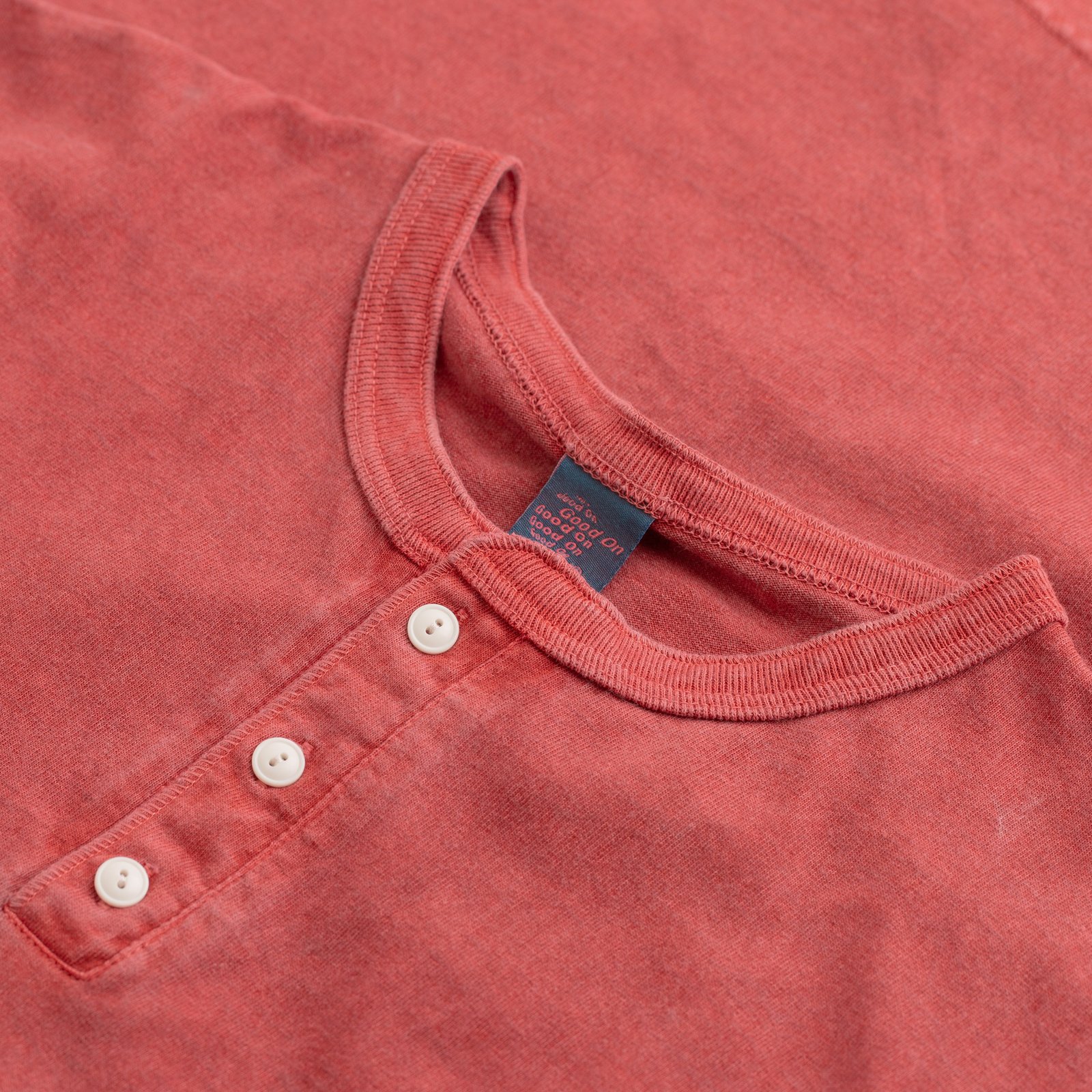 Short Sleeve Henley Tee in Faded Red