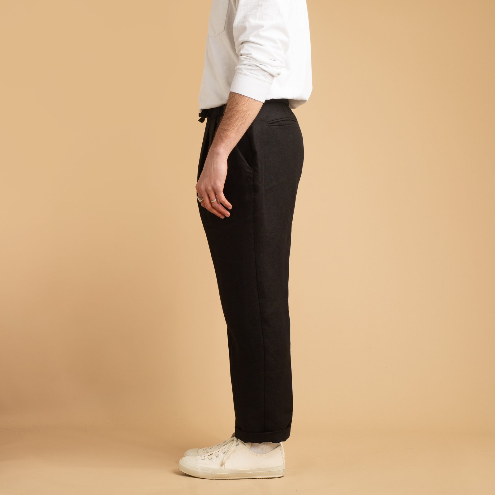 T005 Linen Drawstring Trousers Black