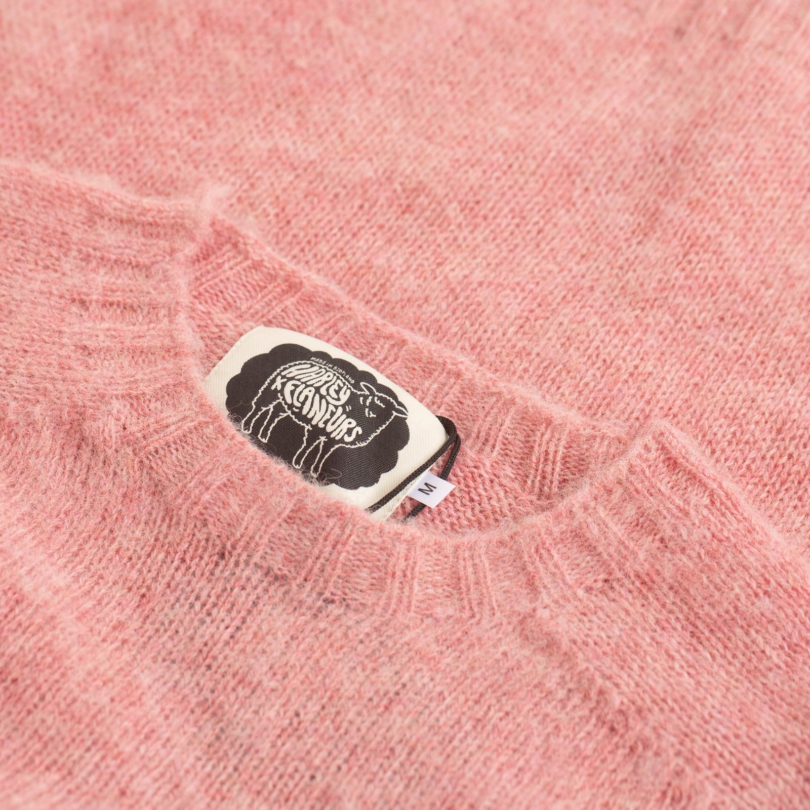 HARLEY OF SCOTLAND X FLANEURS / Shaggy Crew Neck in Sea Pink