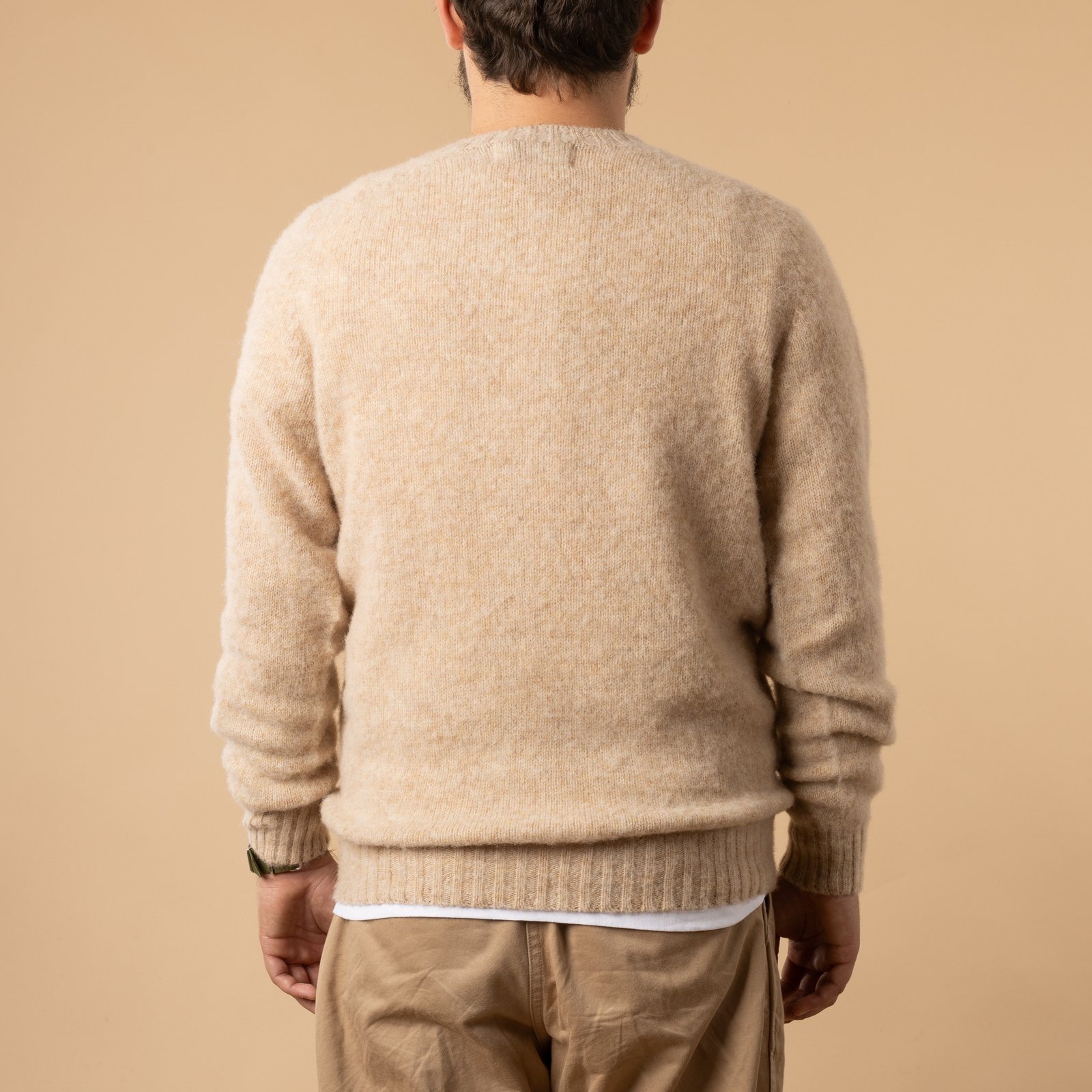 Shaggy HARLEY OF SCOTLAND sweater, Tusk color, from the back.