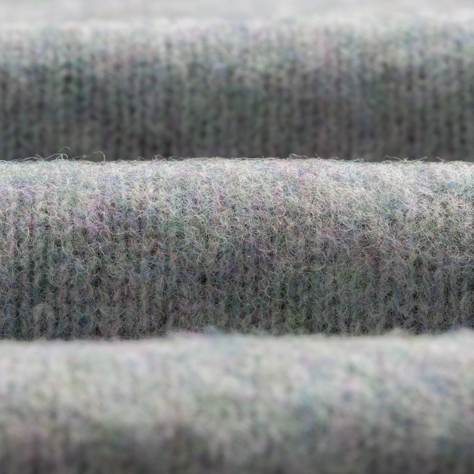 HARLEY OF SCOTLAND pull Shaggy Crew Neck Sea Pearl flâneurs-closeup
