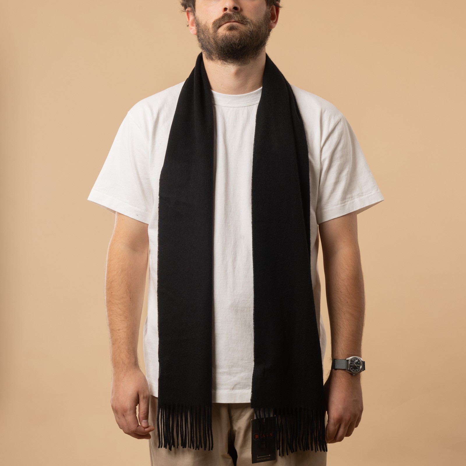 écharpe en cachemire BEAMS PLUS Cashmere Scarf Solid couleur Black de face