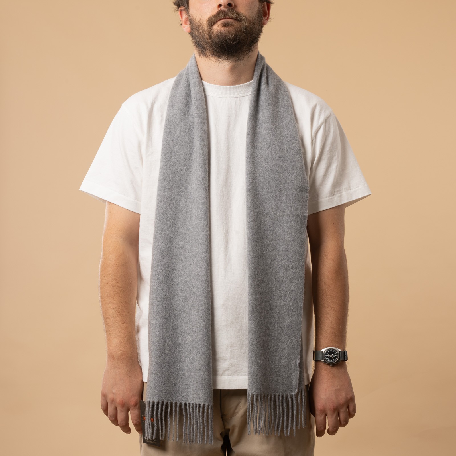 écharpe en cachemire BEAMS PLUS Cashmere Scarf Solid couleur Grey de face