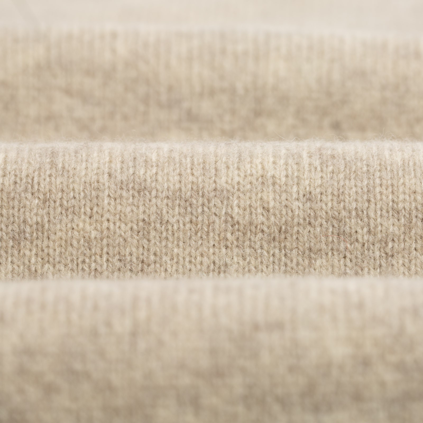 Beams Plus FW24 Flâneurs-Knit Polo Collar Sweater 9G Beige Closeup