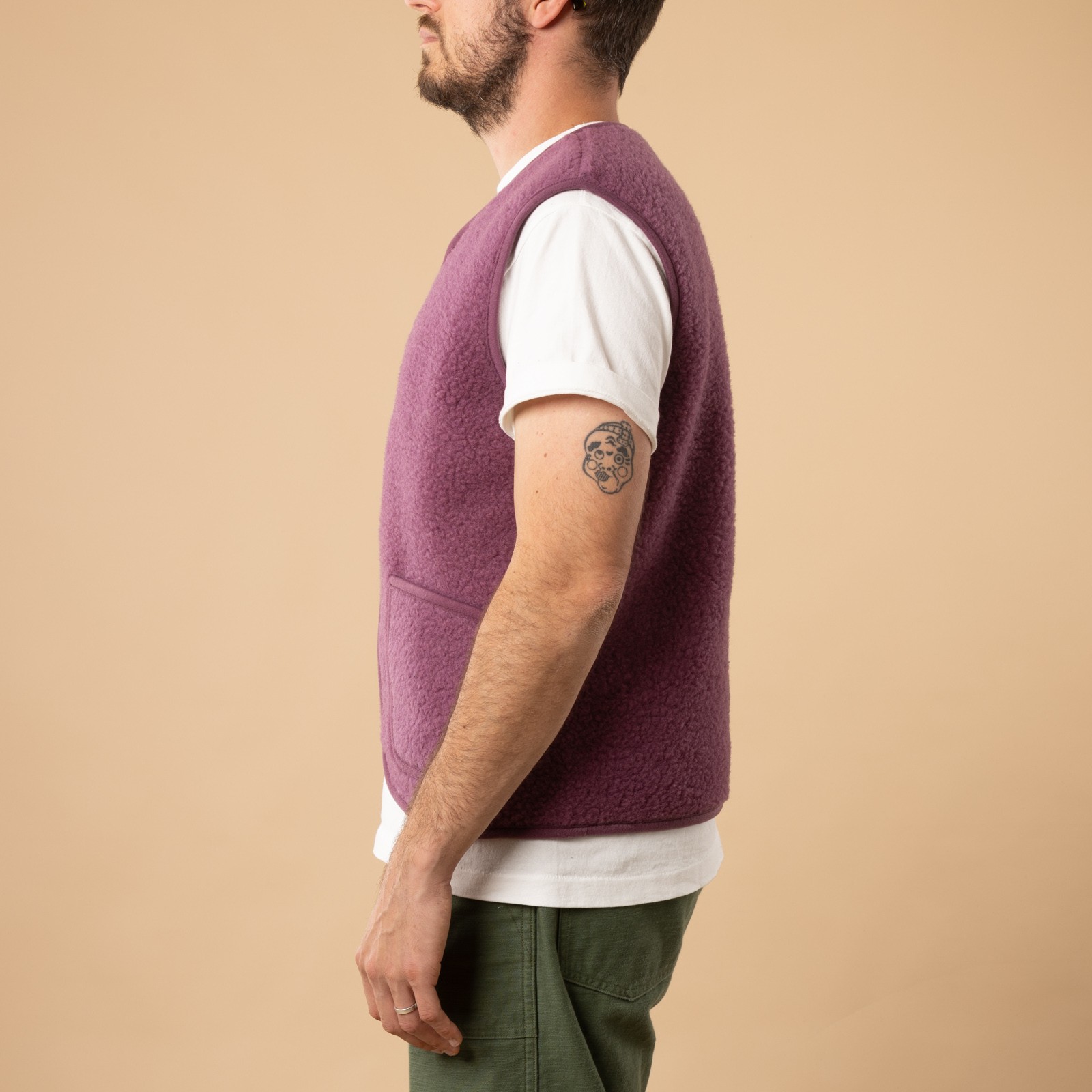 -flâneurs-COLDBREAKER-sleeveless wool jacket-Pepitko Ultralight-French Purple-side profile