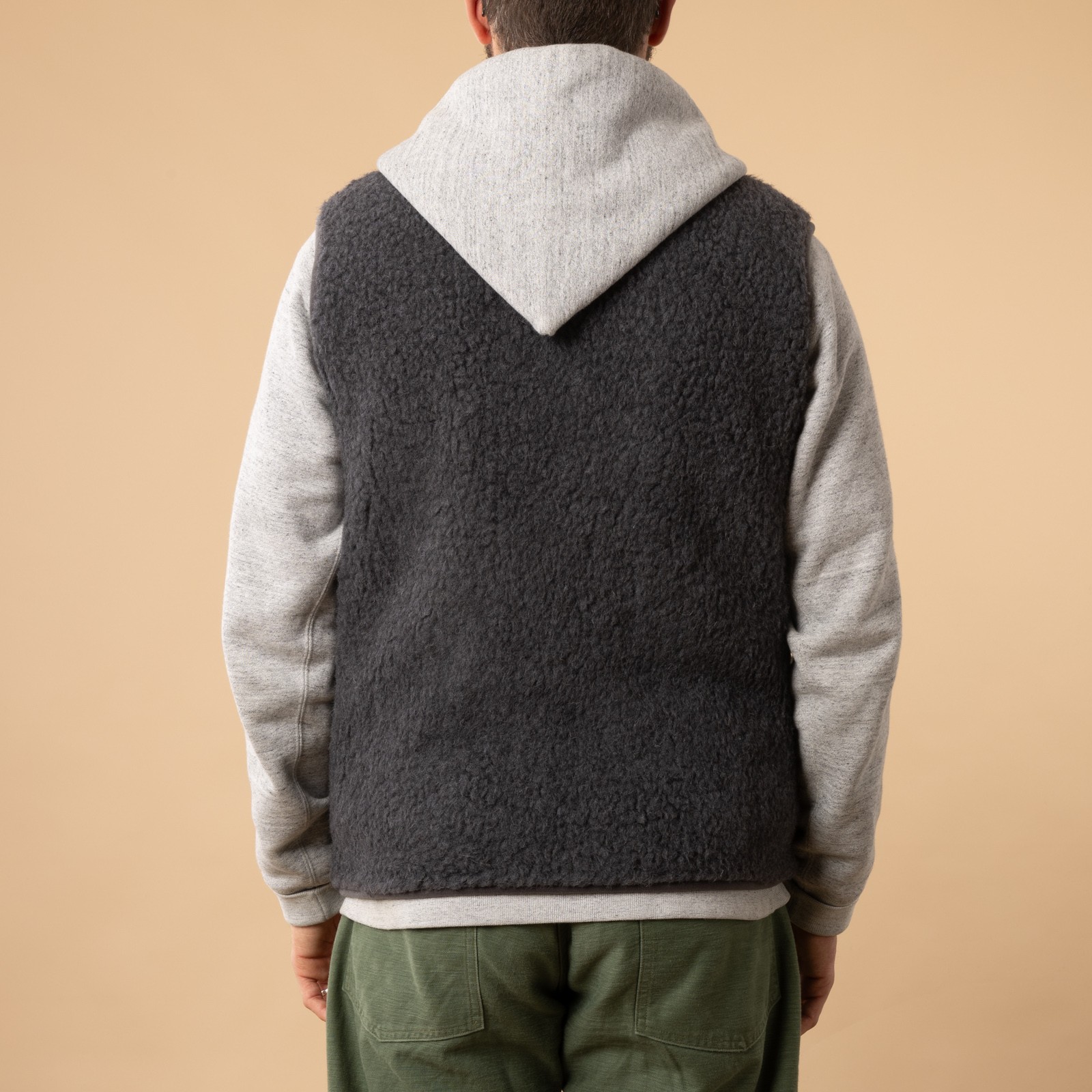 flâneurs-COLDBREAKER-sleeveless-wool-jacket-Pepitko-Vest-Steel-back view