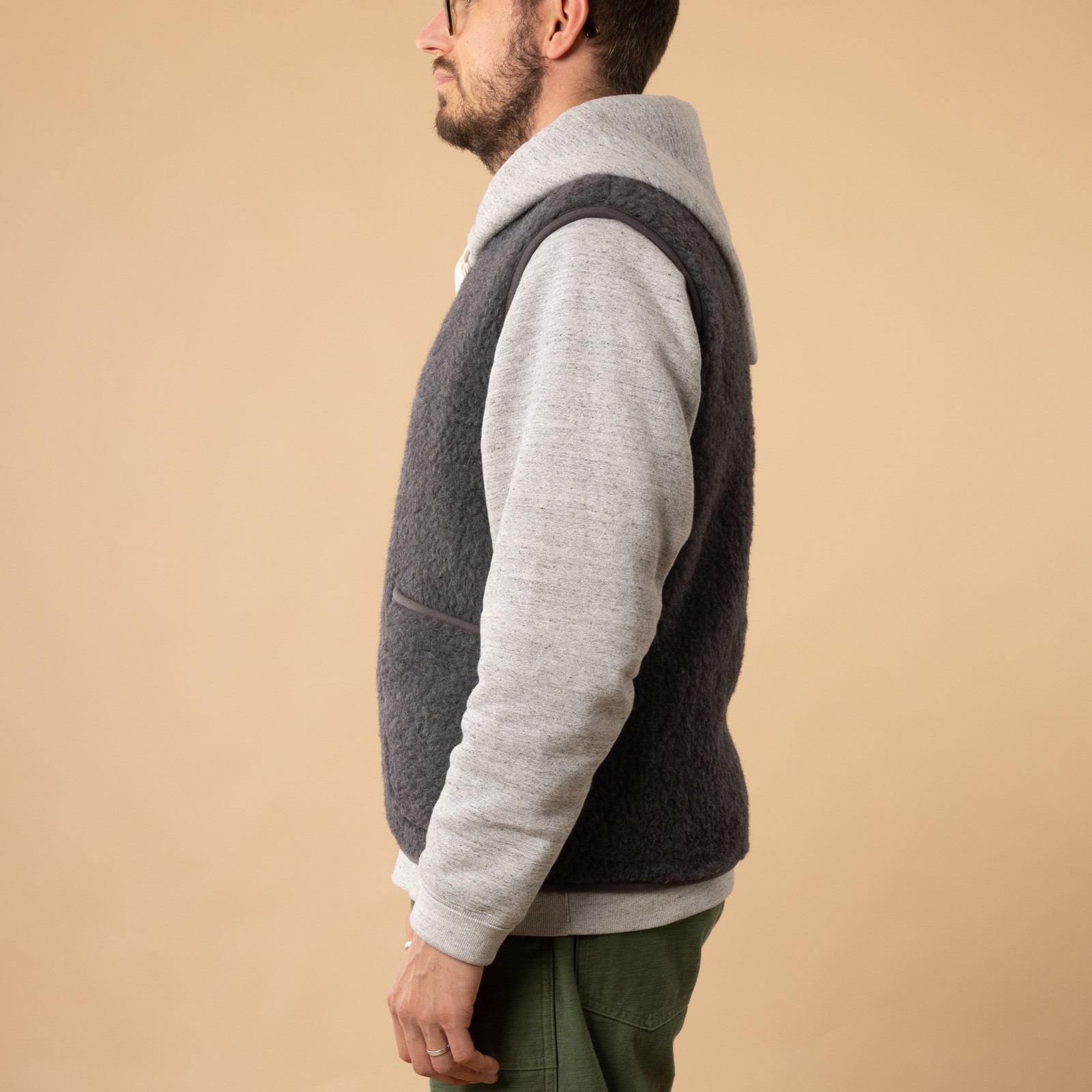 flâneurs-COLDBREAKER-sleeveless-wool-jacket-Pepitko-Vest-Steel-side-profile