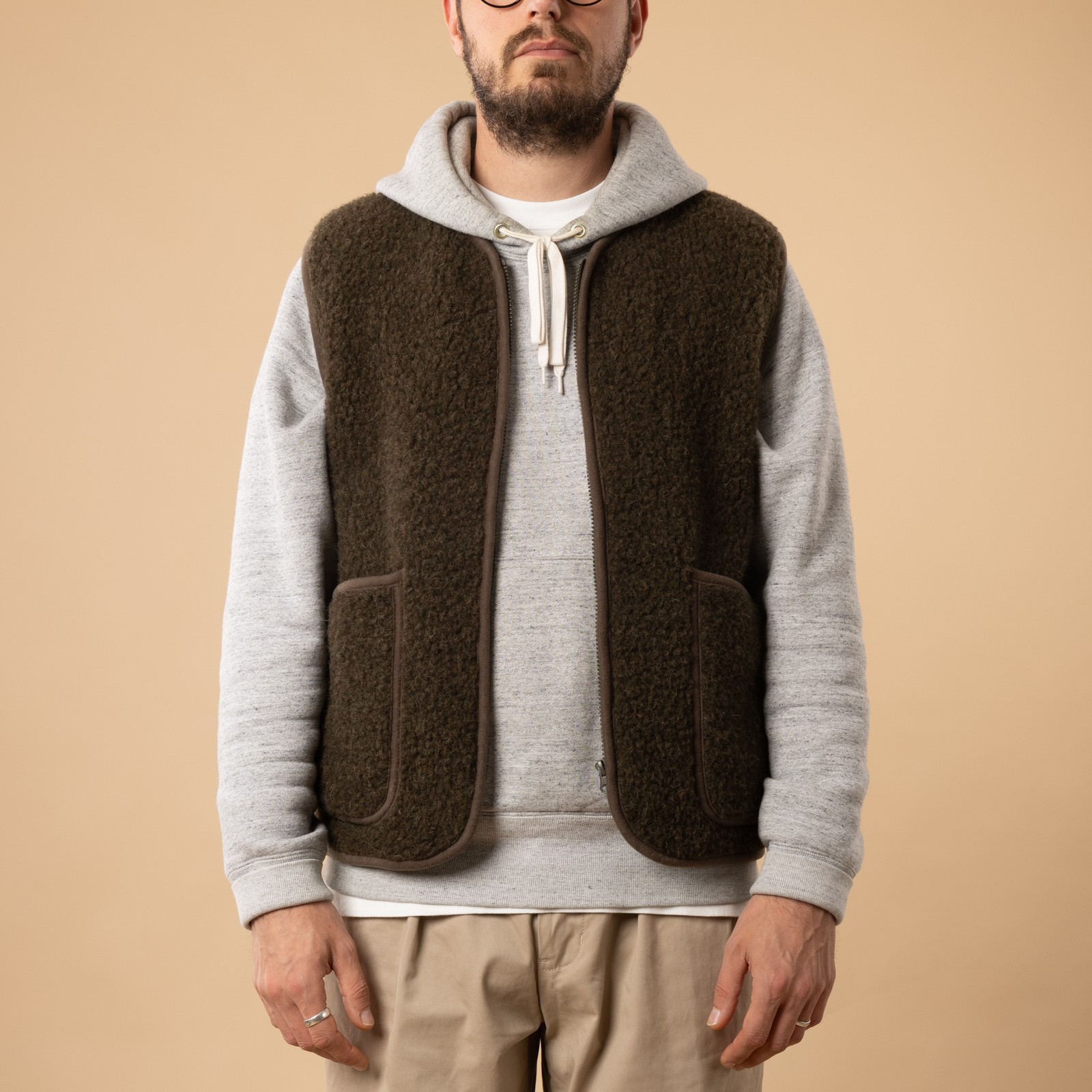 flâneurs-COLDBREAKER-sleeveless-wool-jacket-Pepitko-Vest-Khaki-front-open