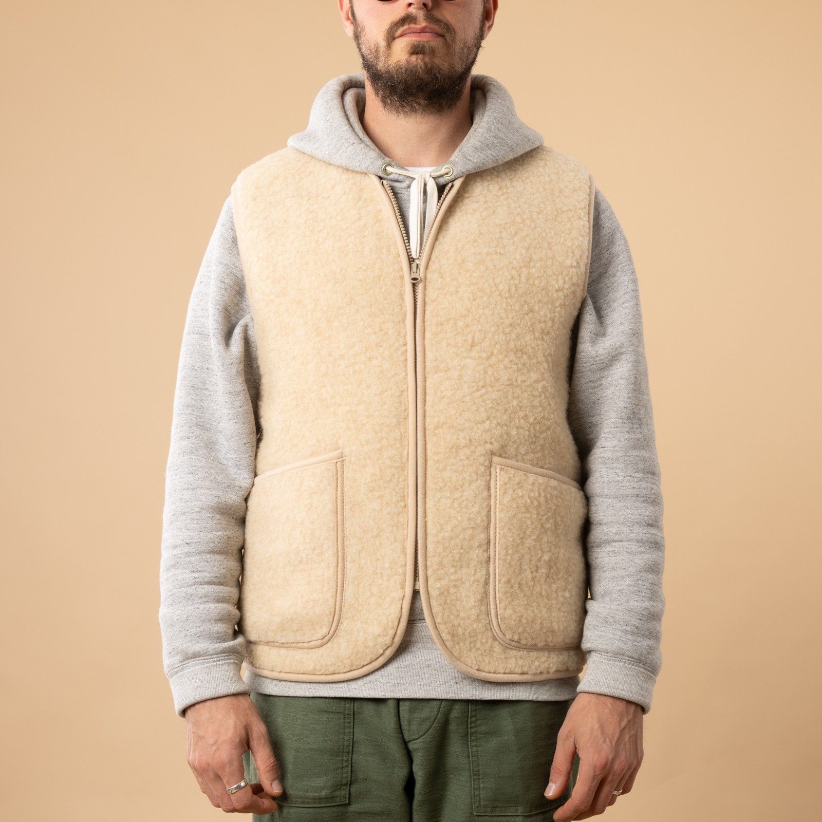 flâneurs-COLDBREAKER-sleeveless wool jacket-Pepitko beige, closed front