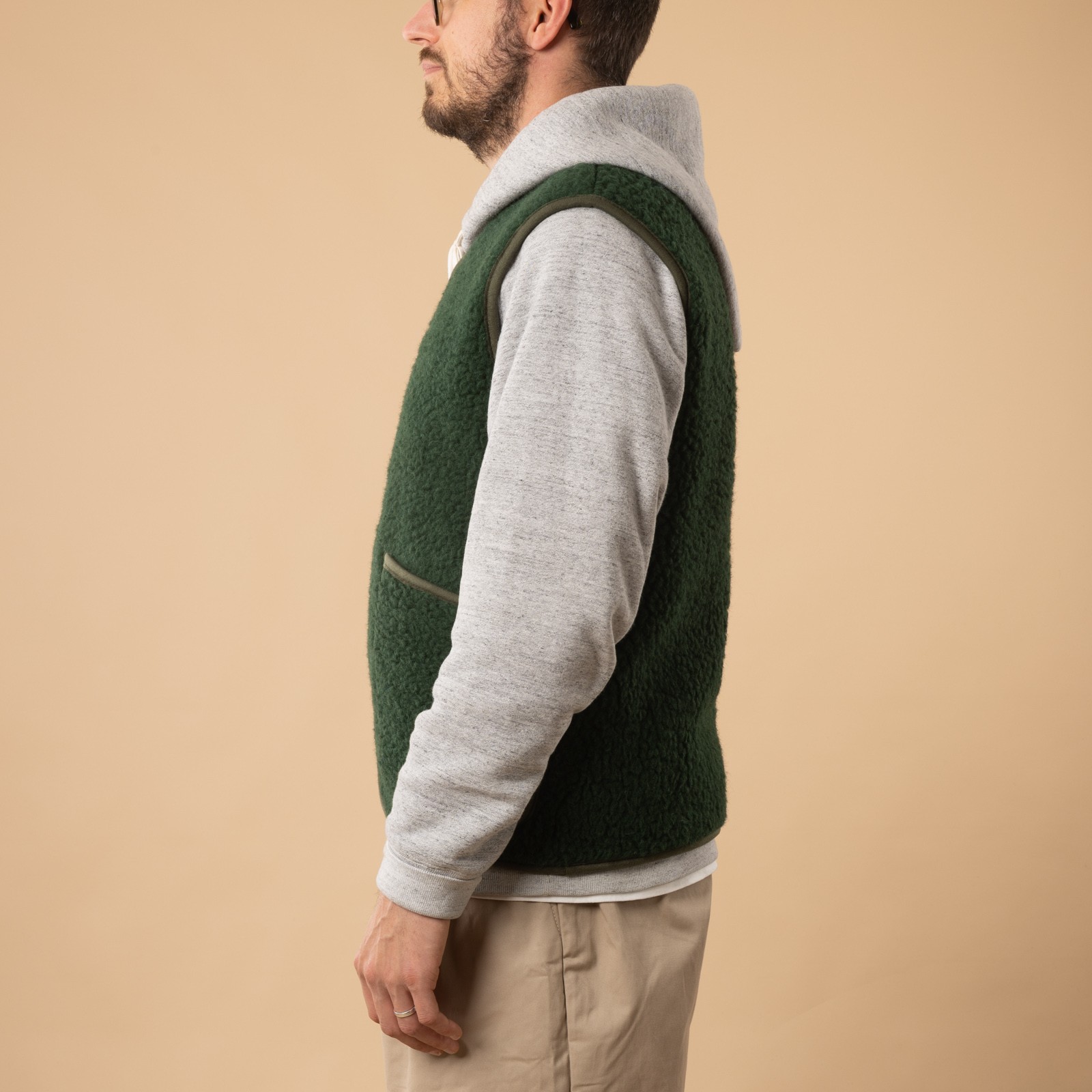flâneurs-COLDBREAKER-sleeveless wool jacket-Pepitko-dark green profile