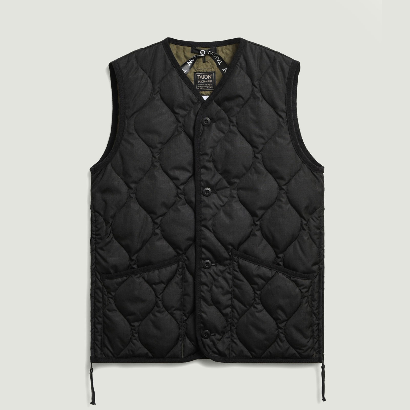 Vignette-Taion-flâneurs-veste-sans-manche-Unisex-Military-Button-V-Neck-Down-Vest-Black