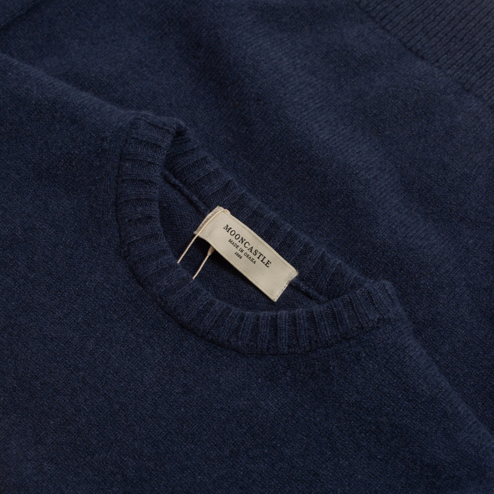 col flâneurs-Mooncastle-Japanese Sweater-Wool and Cashmere-Crew Neck navy blue