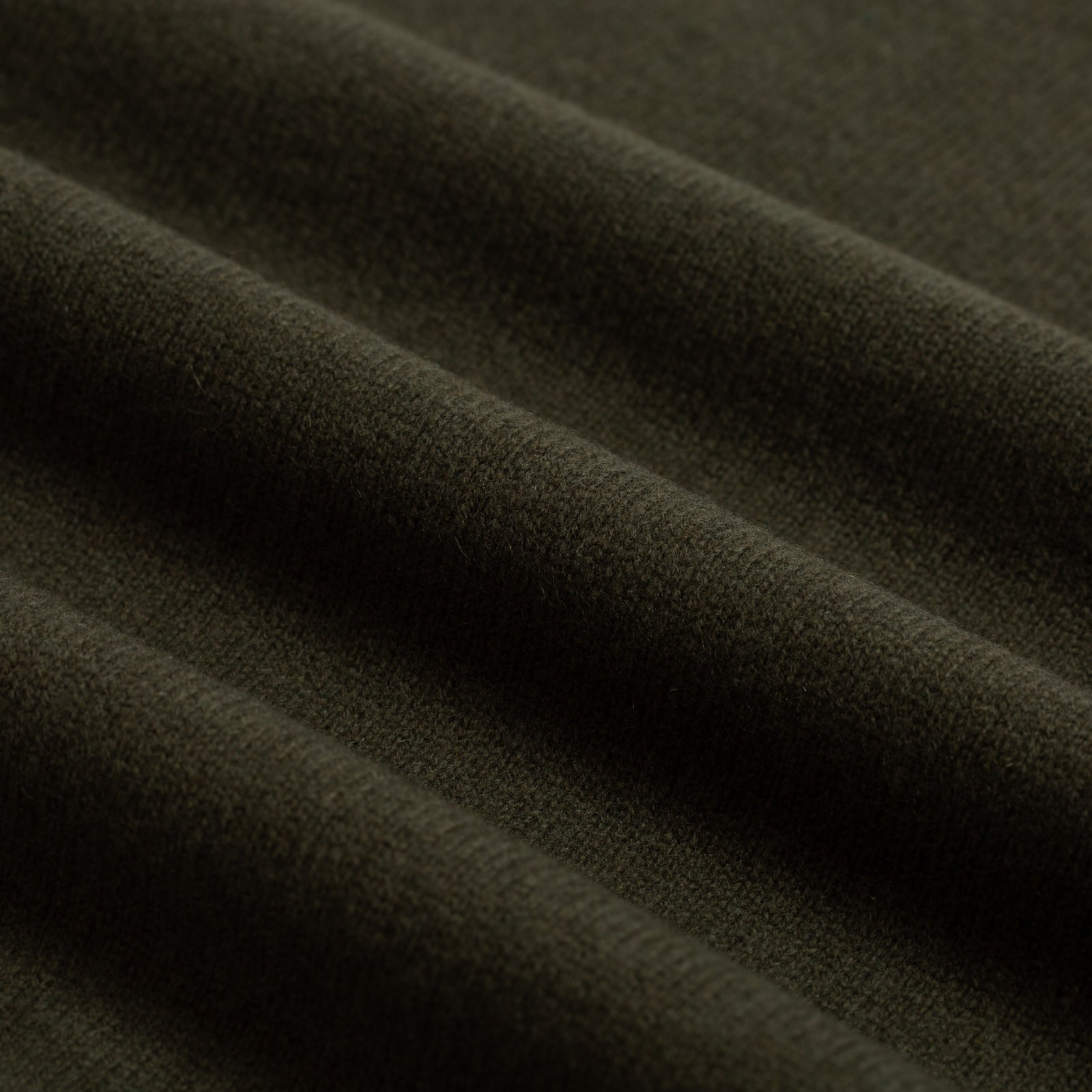 wool-flâneurs-Mooncastle-Japanese-Sweater-Wool-and-Cashmere-Turtleneck-moss-green