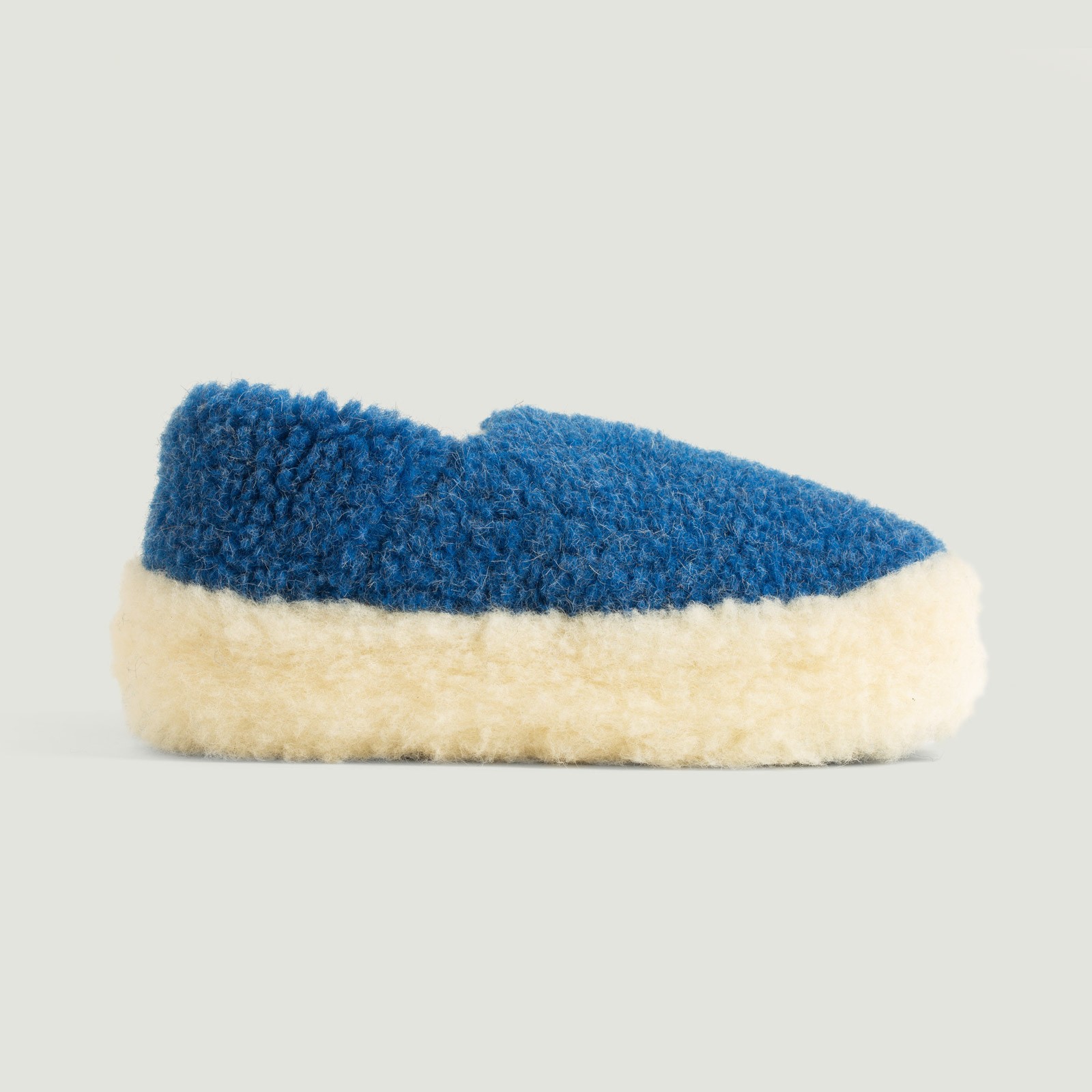 Vignettes-flâneurs-chaussons-COLDBREAKER-Siberian-Slippers-deep-blue