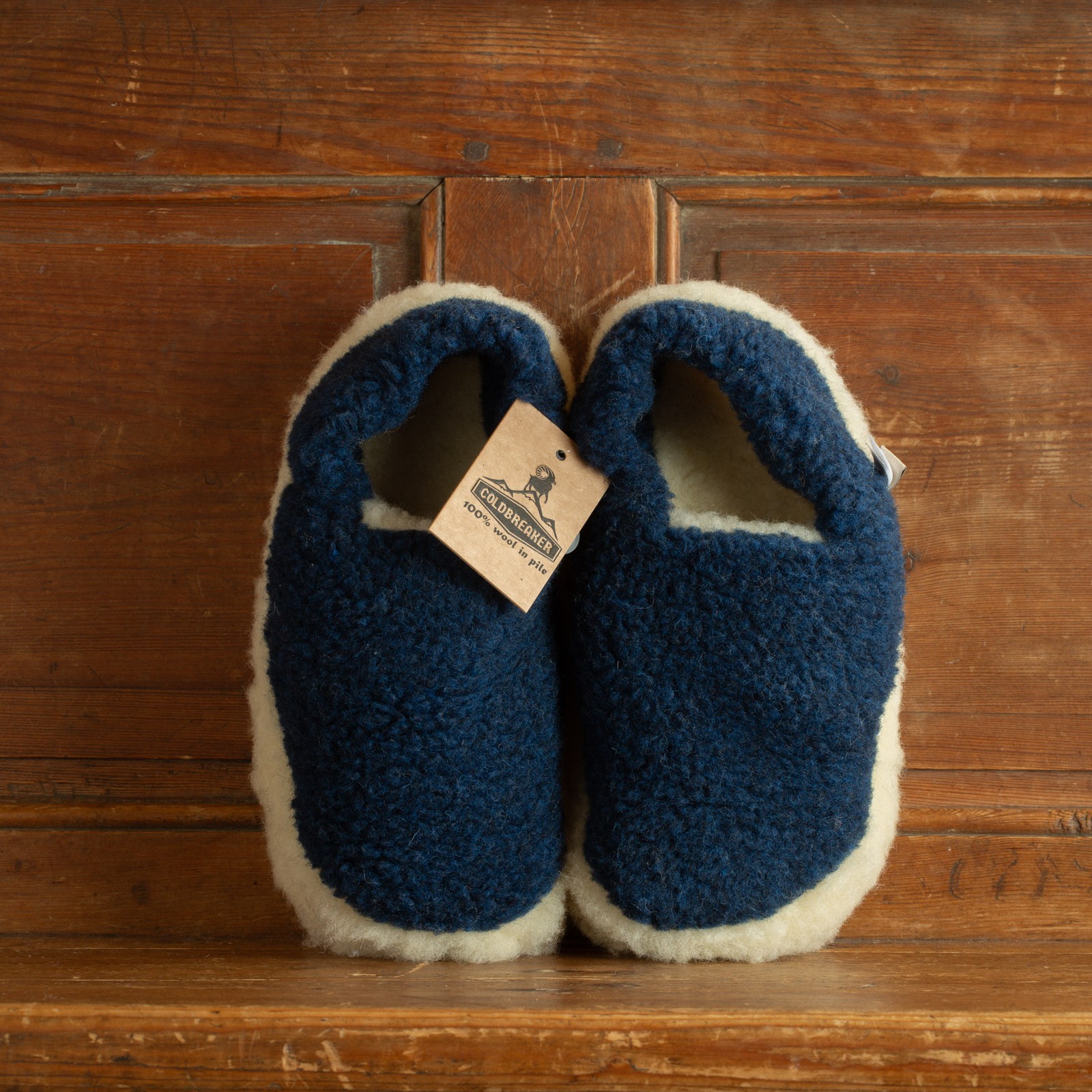 photo flâneurs-chaussons-COLDBREAKER-Siberian-Slippers-ultramarine front