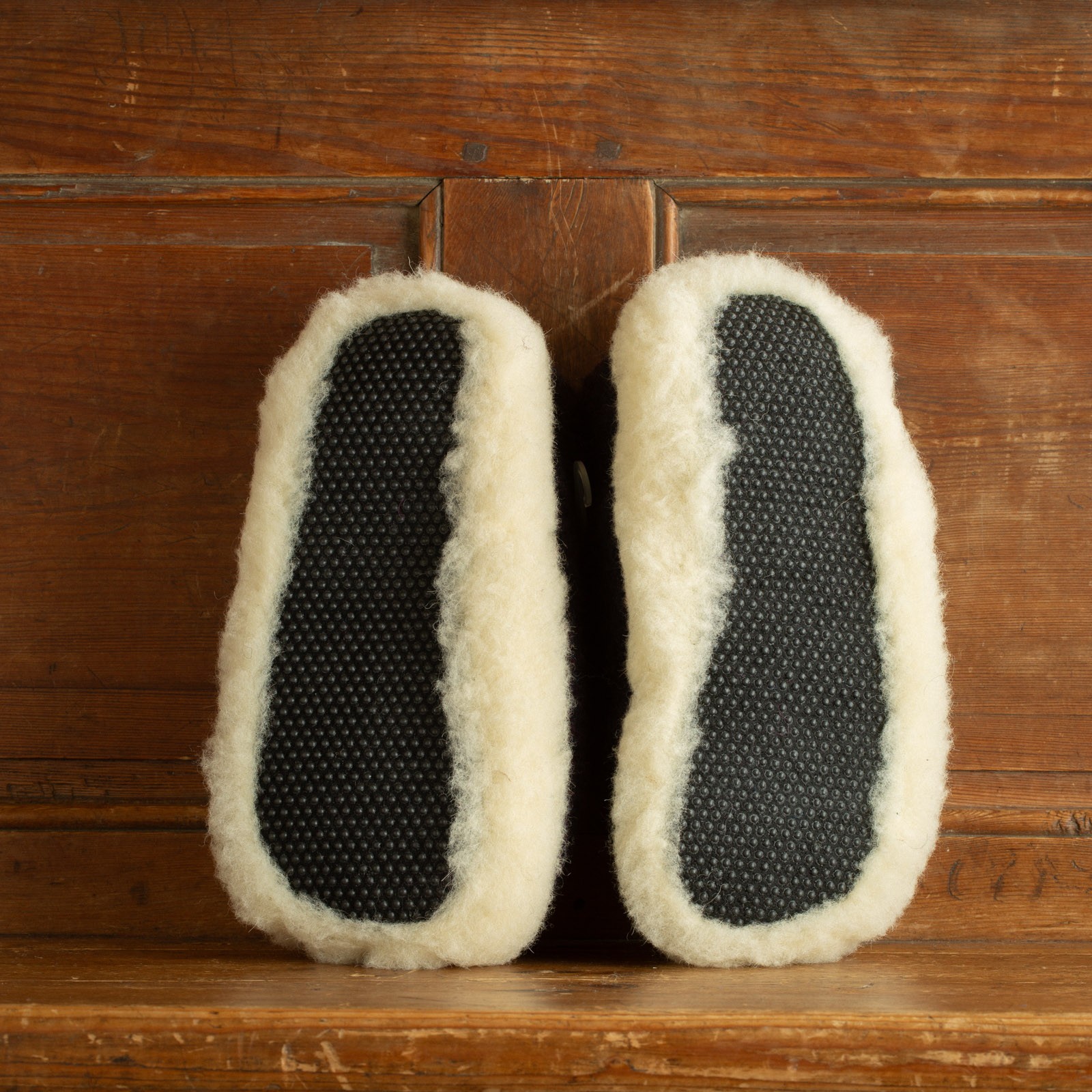 photo flâneurs-chaussons-COLDBREAKER-Siberian-Slippers-pink back