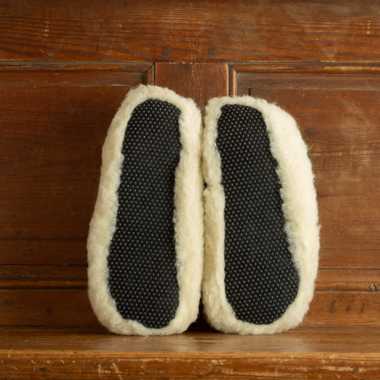 photo flâneurs-chaussons-COLDBREAKER-Siberian-Slippers-dark green back