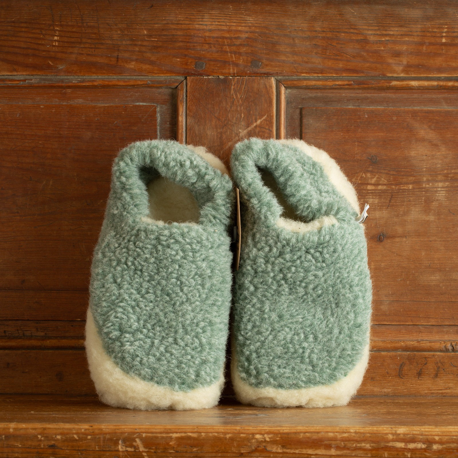 photo flâneurs-chaussons-COLDBREAKER-Siberian-Slippers-green front