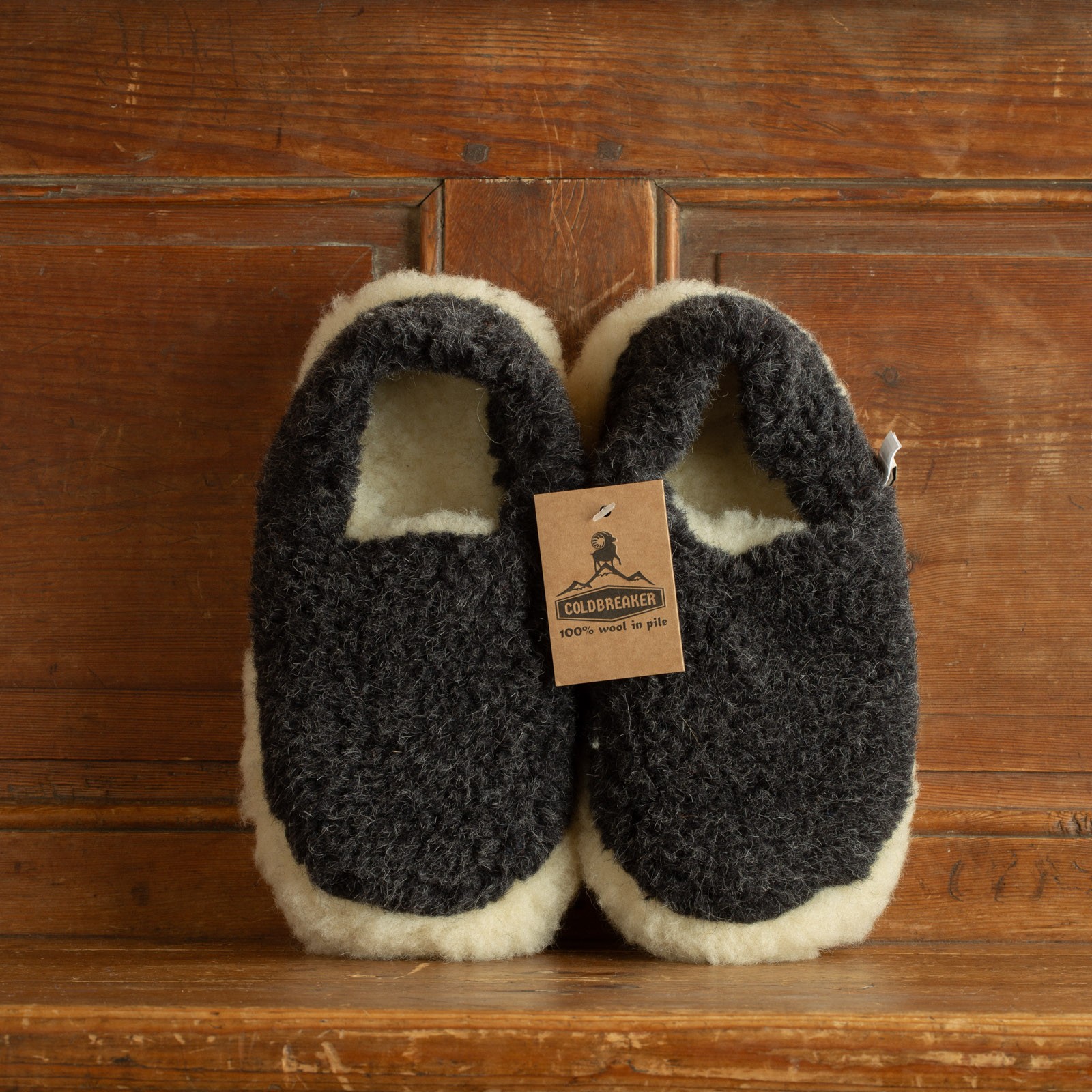 photo flâneurs-chaussons-COLDBREAKER-Siberian-Slippers-black front