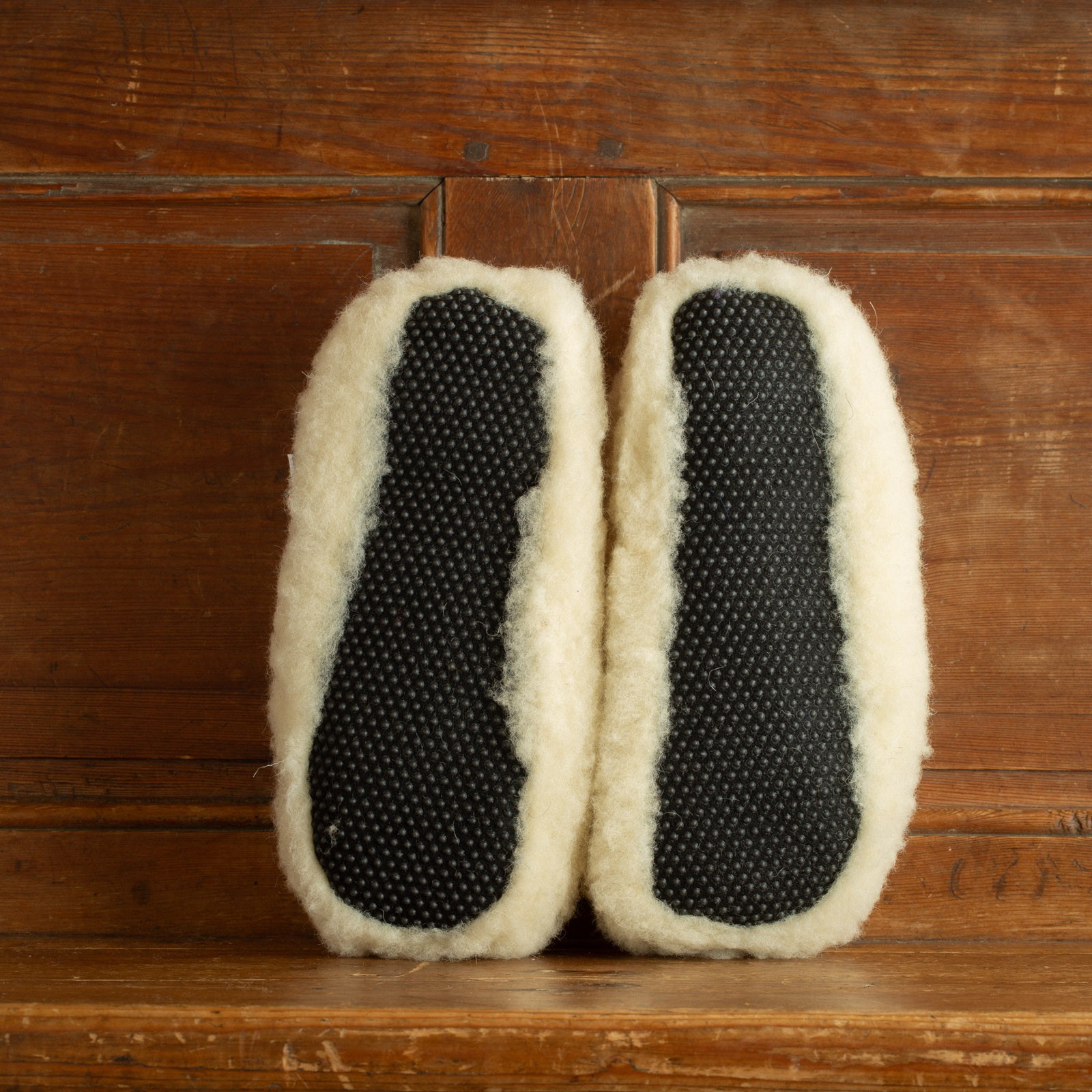 photo flâneurs-chaussons-COLDBREAKER-Siberian-Slippers-beige back