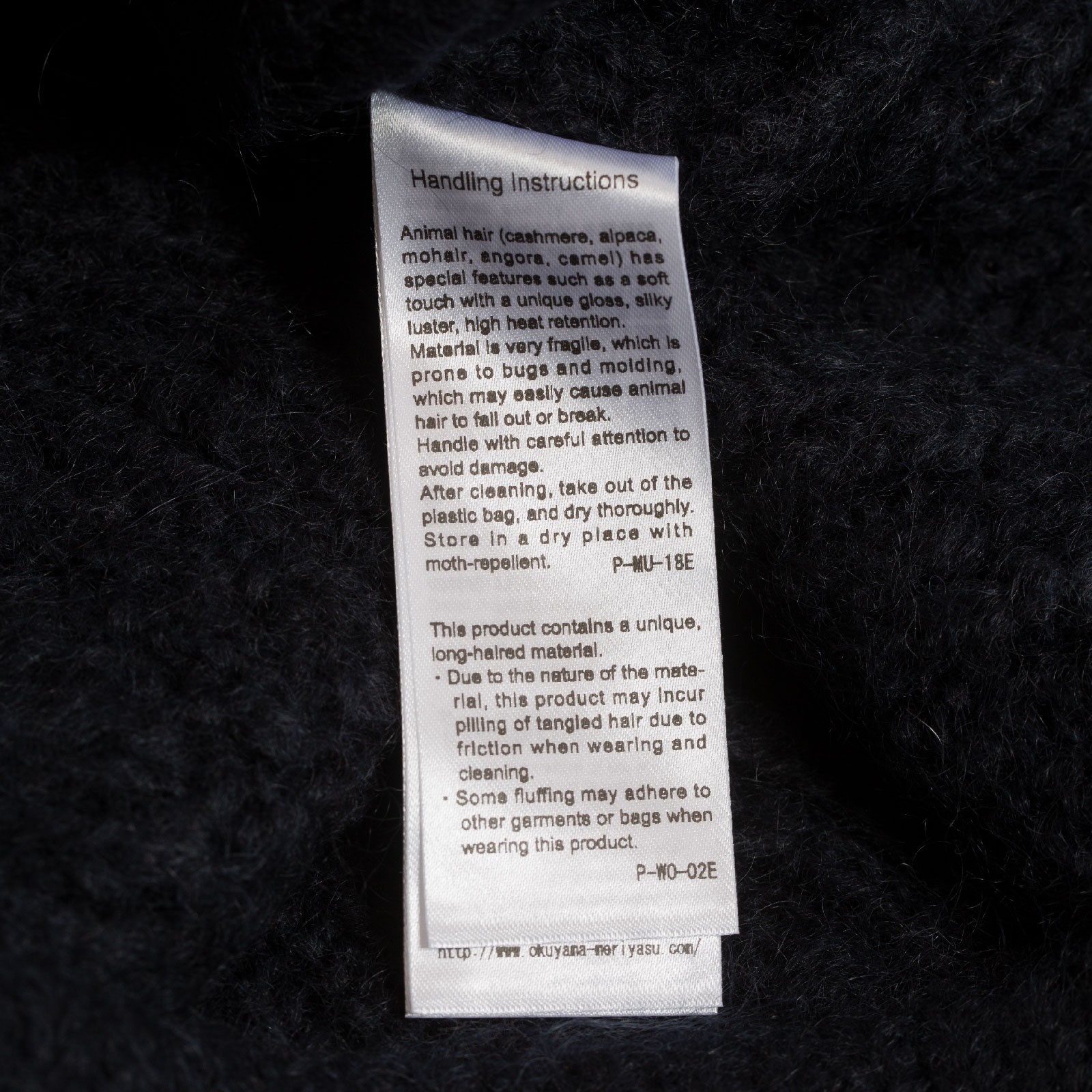 care-label-large-round-neck-BATONER-Nordic-Mohair-Turtle-Neck