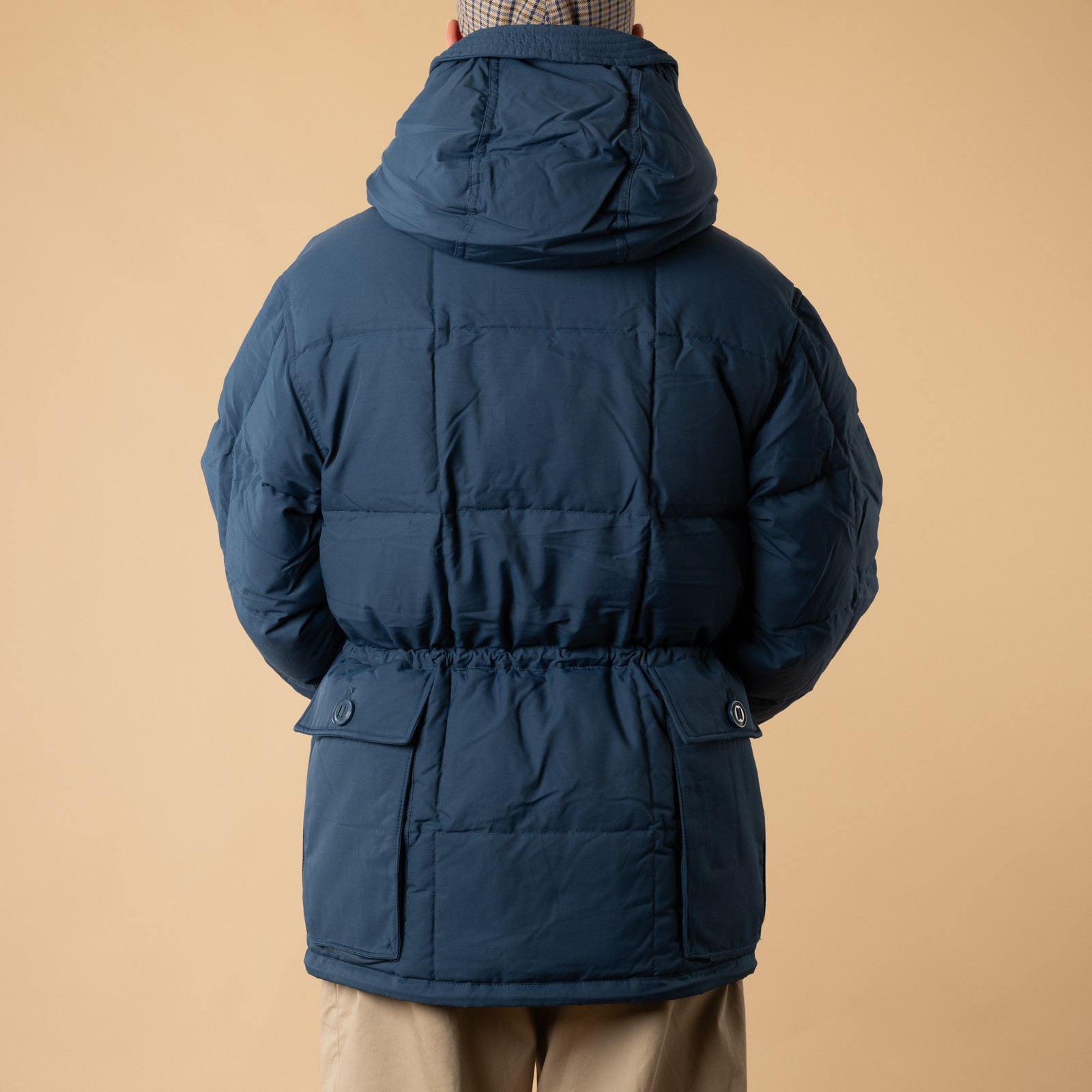 image flâneurs FRIZMWORKS  Karakoram Down Parka Dee blue de dos