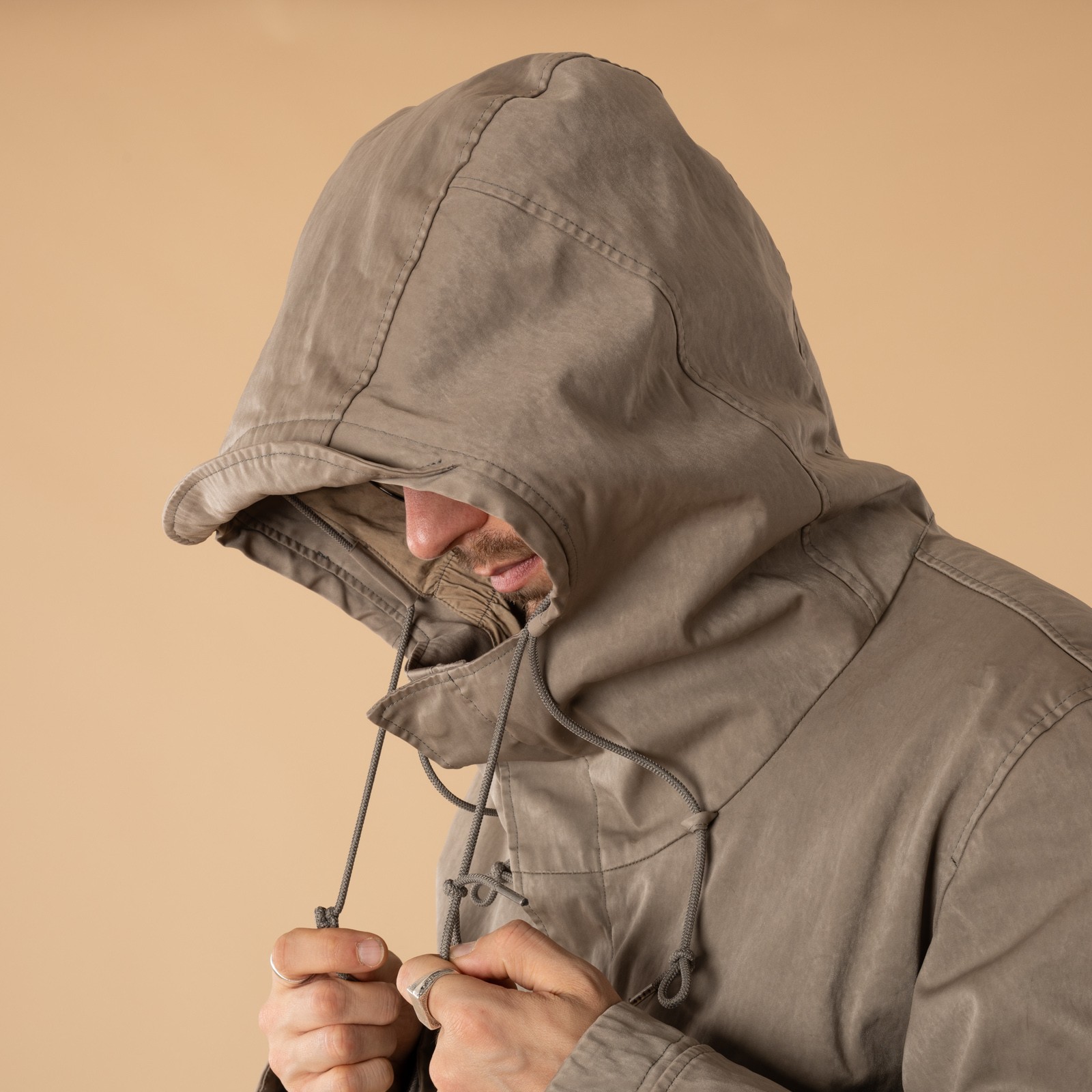 flâneurs-TENC-Cyclone-Parka-Walnut-capuche-détail