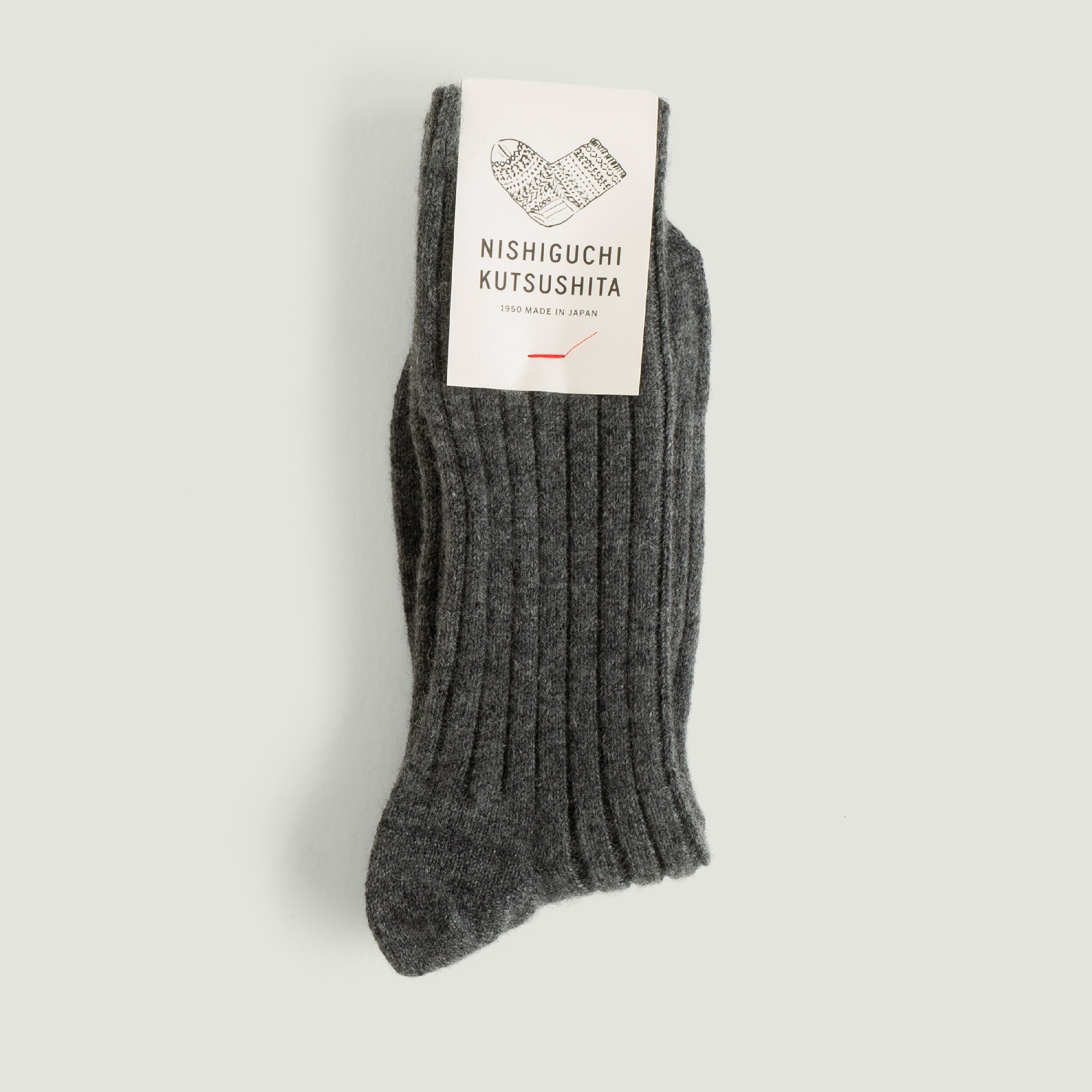 Vignette-flâneurs-NISHIGUCHI-KUTSUSHITA-Cashmere-Ribbed-Socks-charcoal