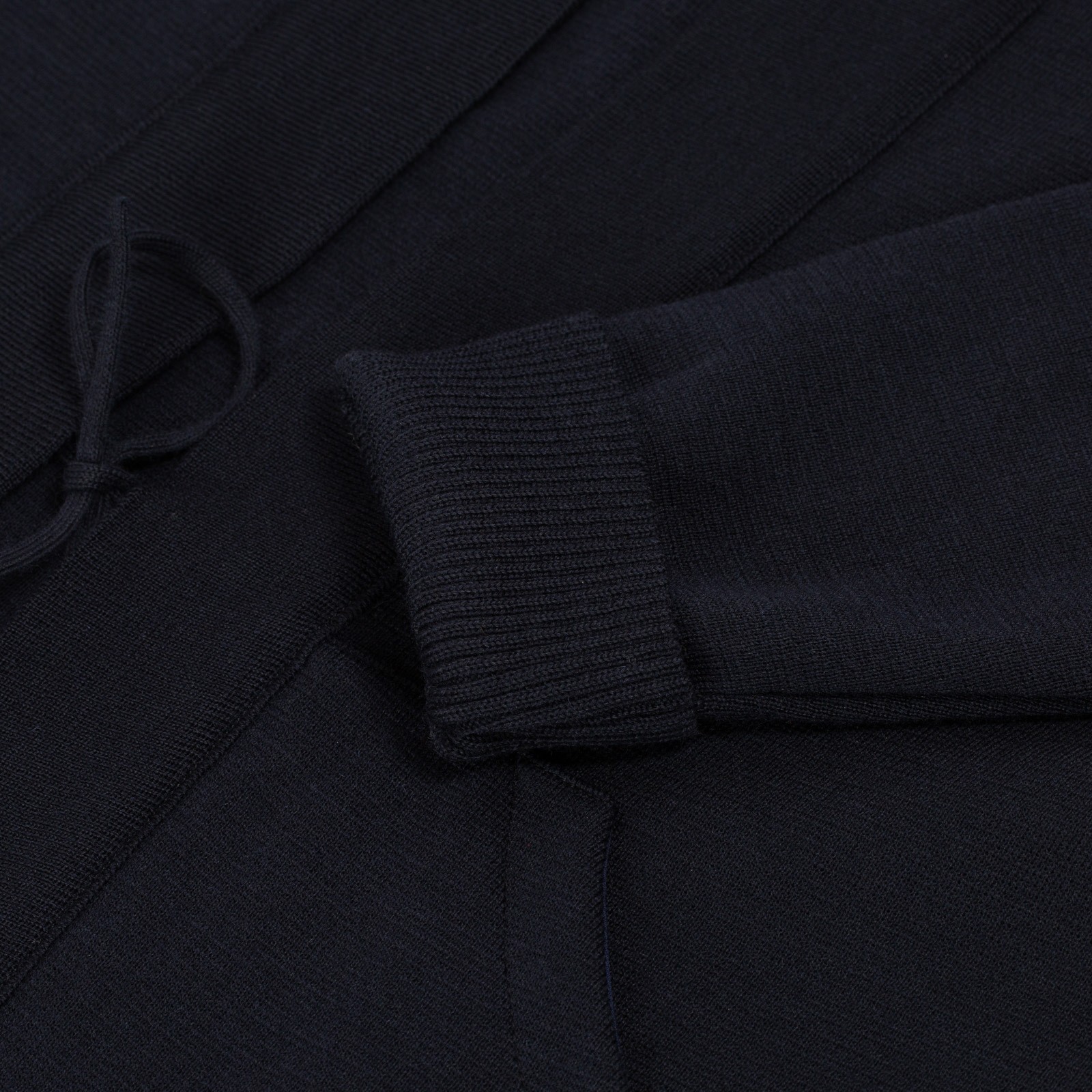 Le-Minor-x-Flâneurs-gilet-Milano-Noragi-Marine-détail manches