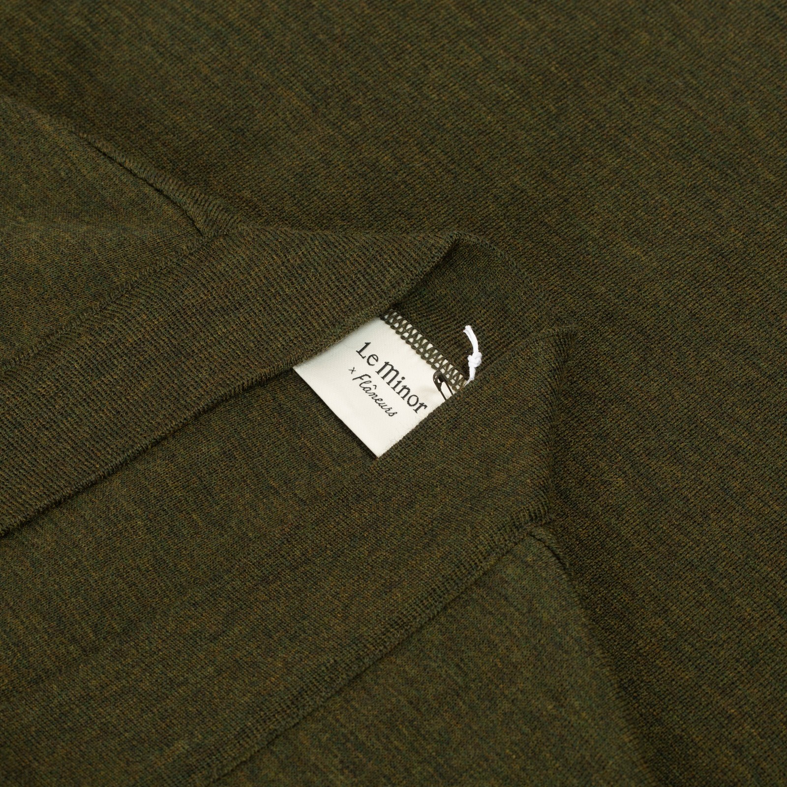 détail col Le-Minor-x-Flâneurs-gilet-Milano-Noragi-vert-olive-chiné