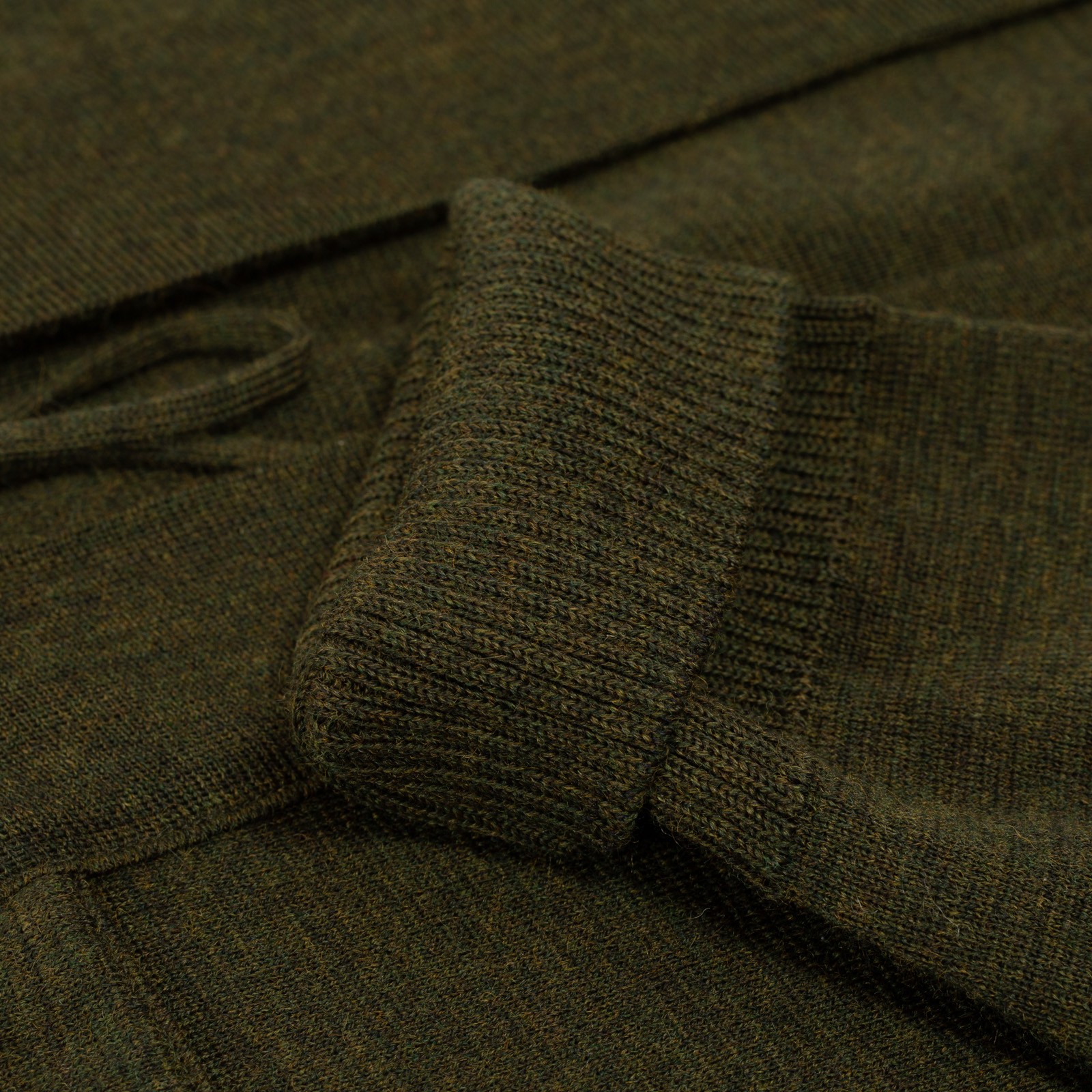 détail manches  Le-Minor-x-Flâneurs-gilet-Milano-Noragi-vert-olive-chiné