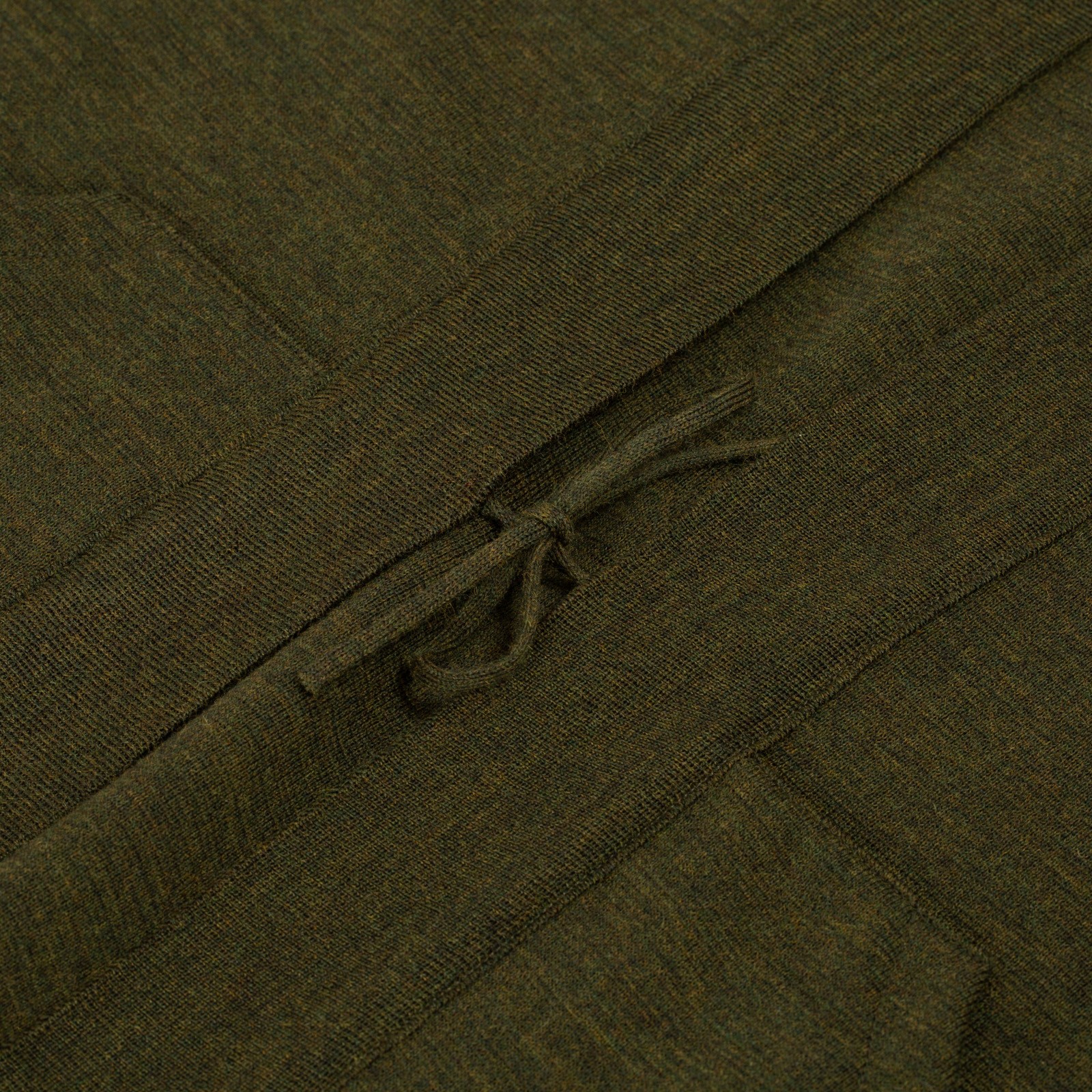 détail cordon Le-Minor-x-Flâneurs-gilet-Milano-Noragi-vert-olive-chiné