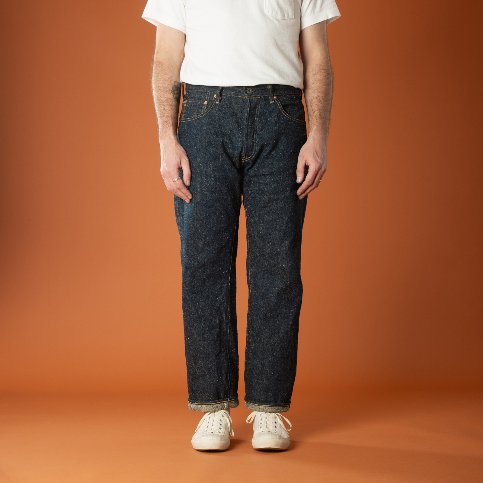 front-flâneurs-ONI-DENIM-266-CCD-15oz-Relax-Straight-Kabuki-Crushed-Concrete-Denim