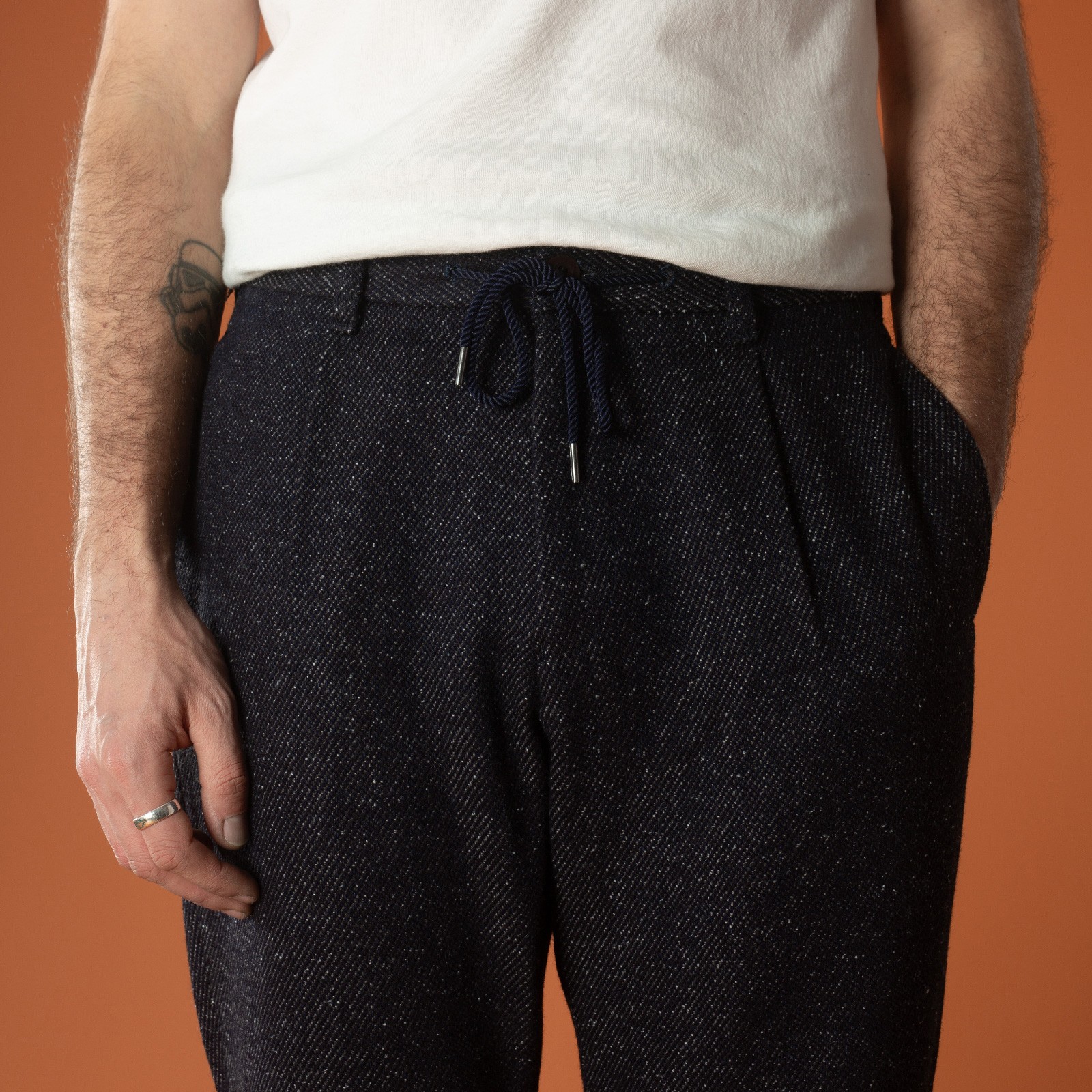front-detail-flâneurs-JAPAN-BLUE-JEANS-Tweed-Denim-Easy-Tapered-Pants