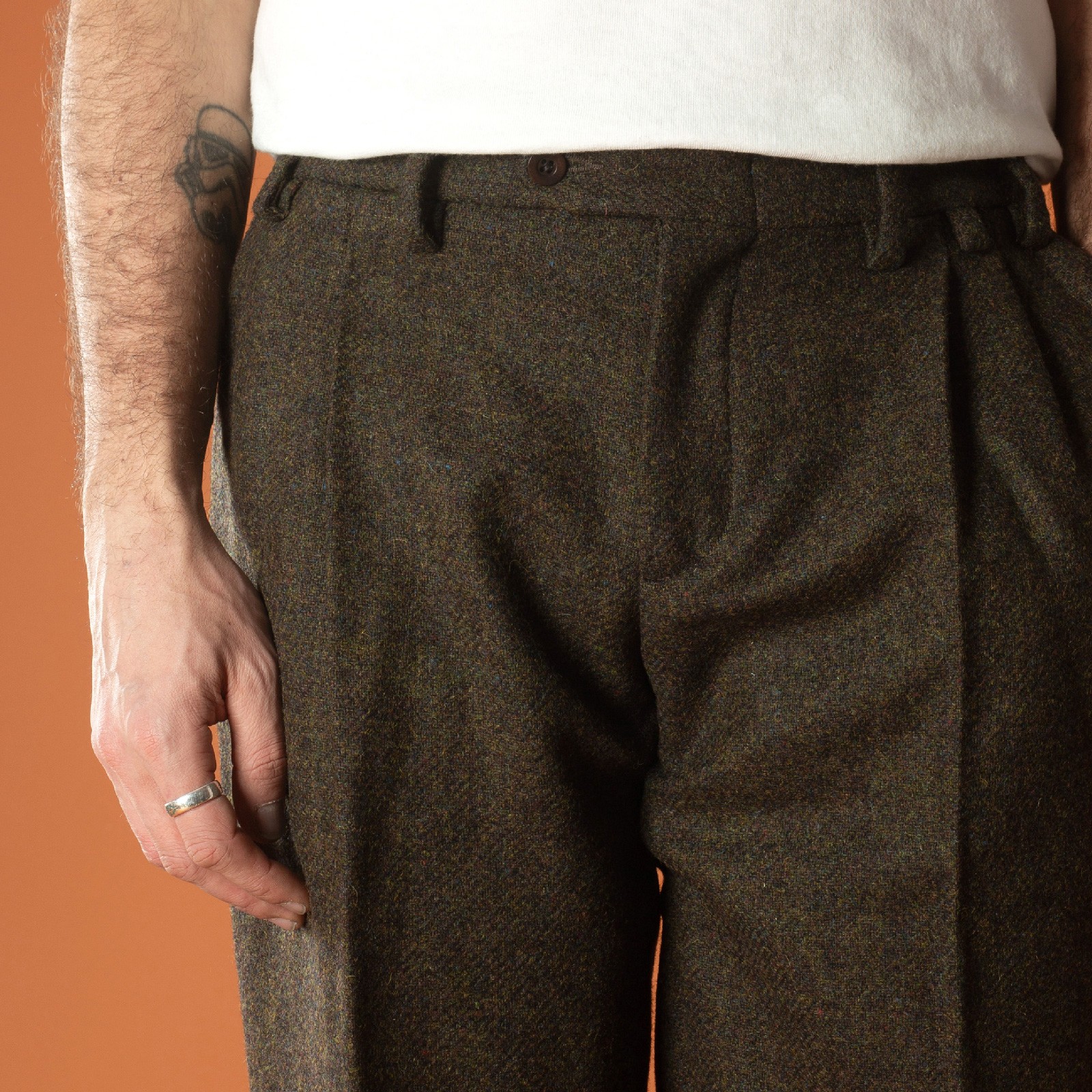 Front Detail - Portuguese Flannel Double Pleat Trousers Green