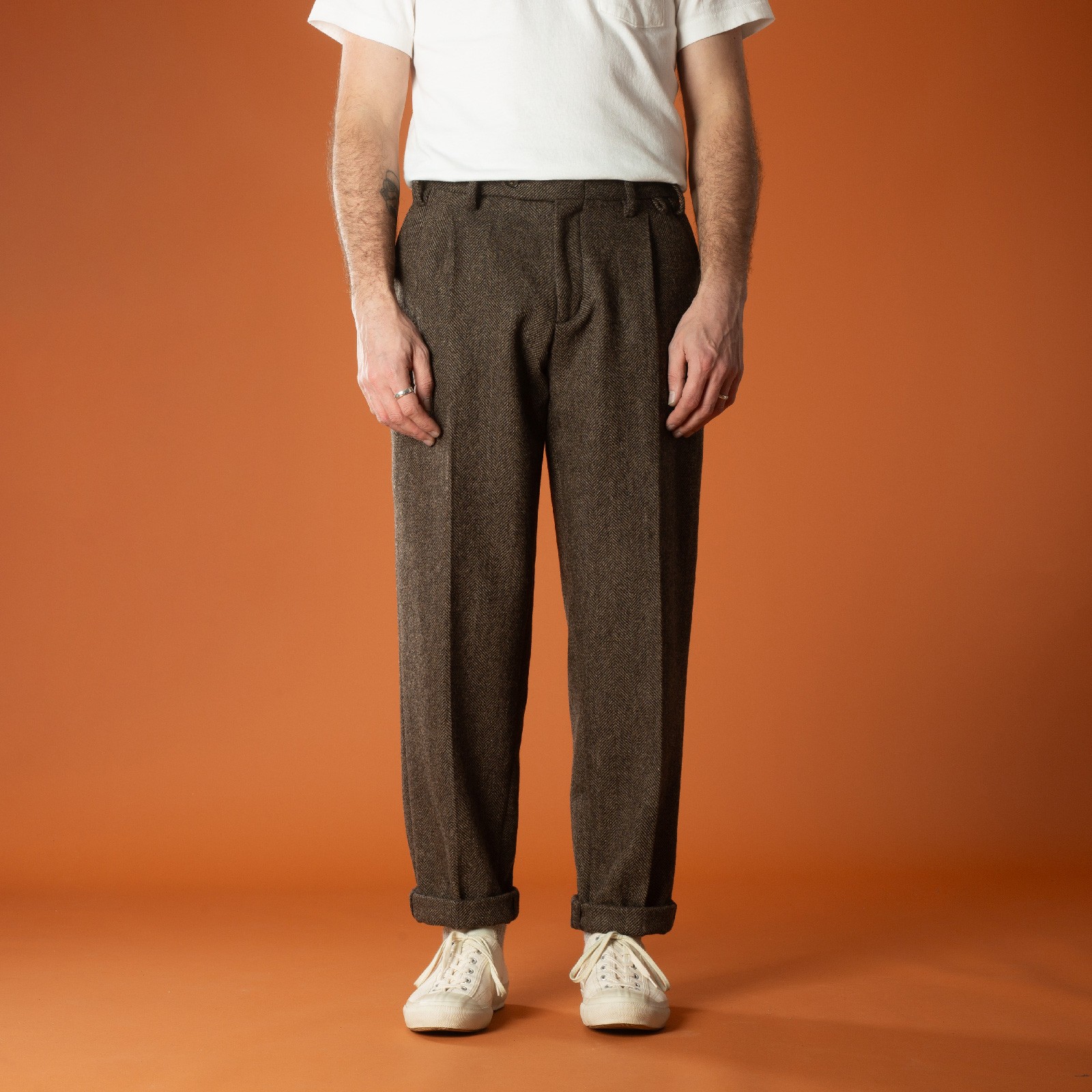 front-flâneurs-PORTUGUESE-FLANNEL-Wool-Herringbone-Trousers-brown